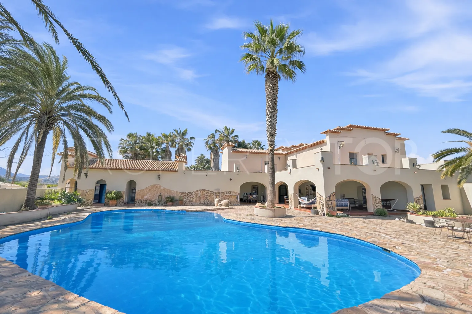 For sale finca with 7 bedrooms in Ondara