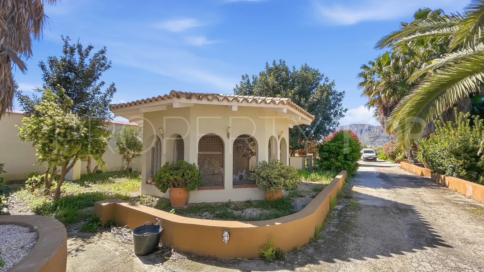 For sale finca with 7 bedrooms in Ondara
