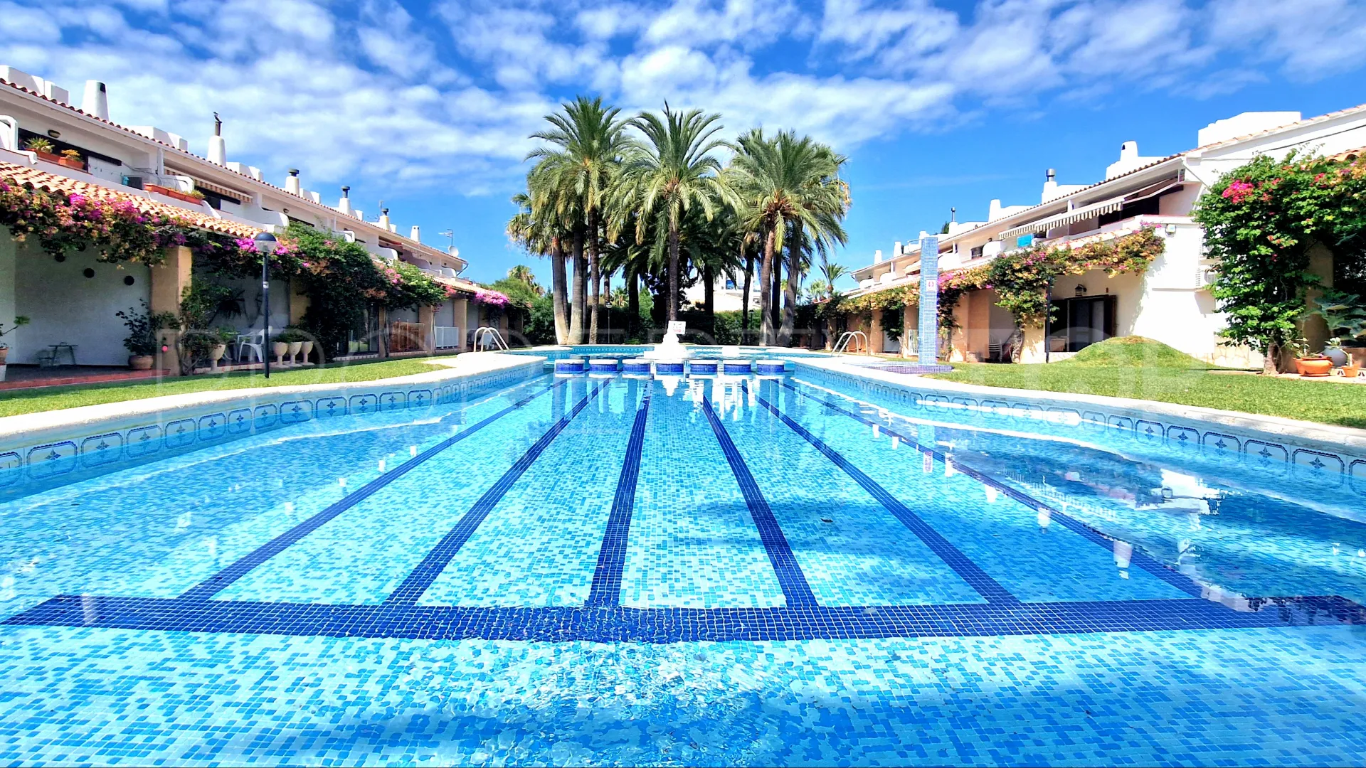 Town house for sale in Denia with 3 bedrooms