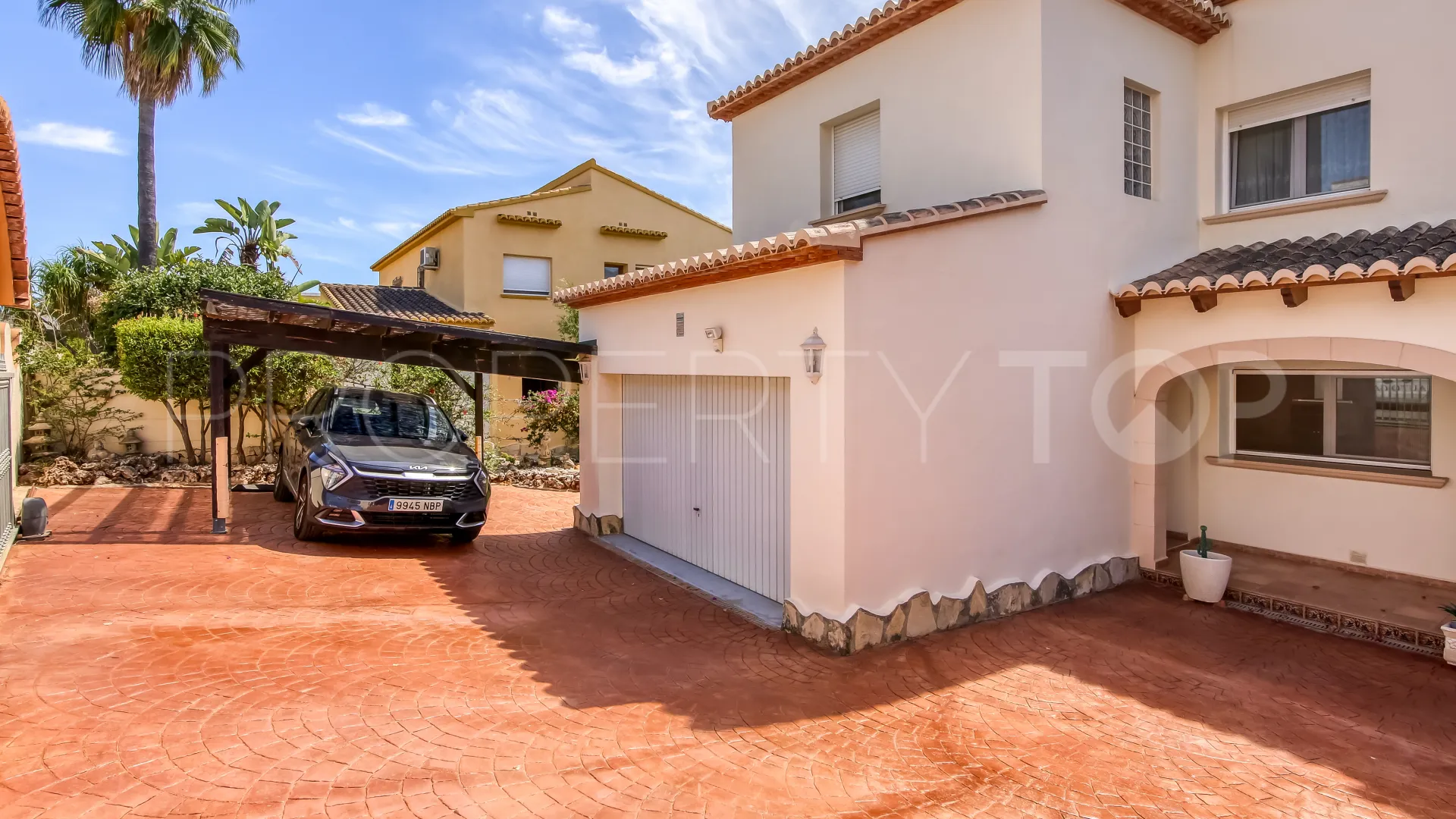 Villa en venta con 5 dormitorios en Moraira