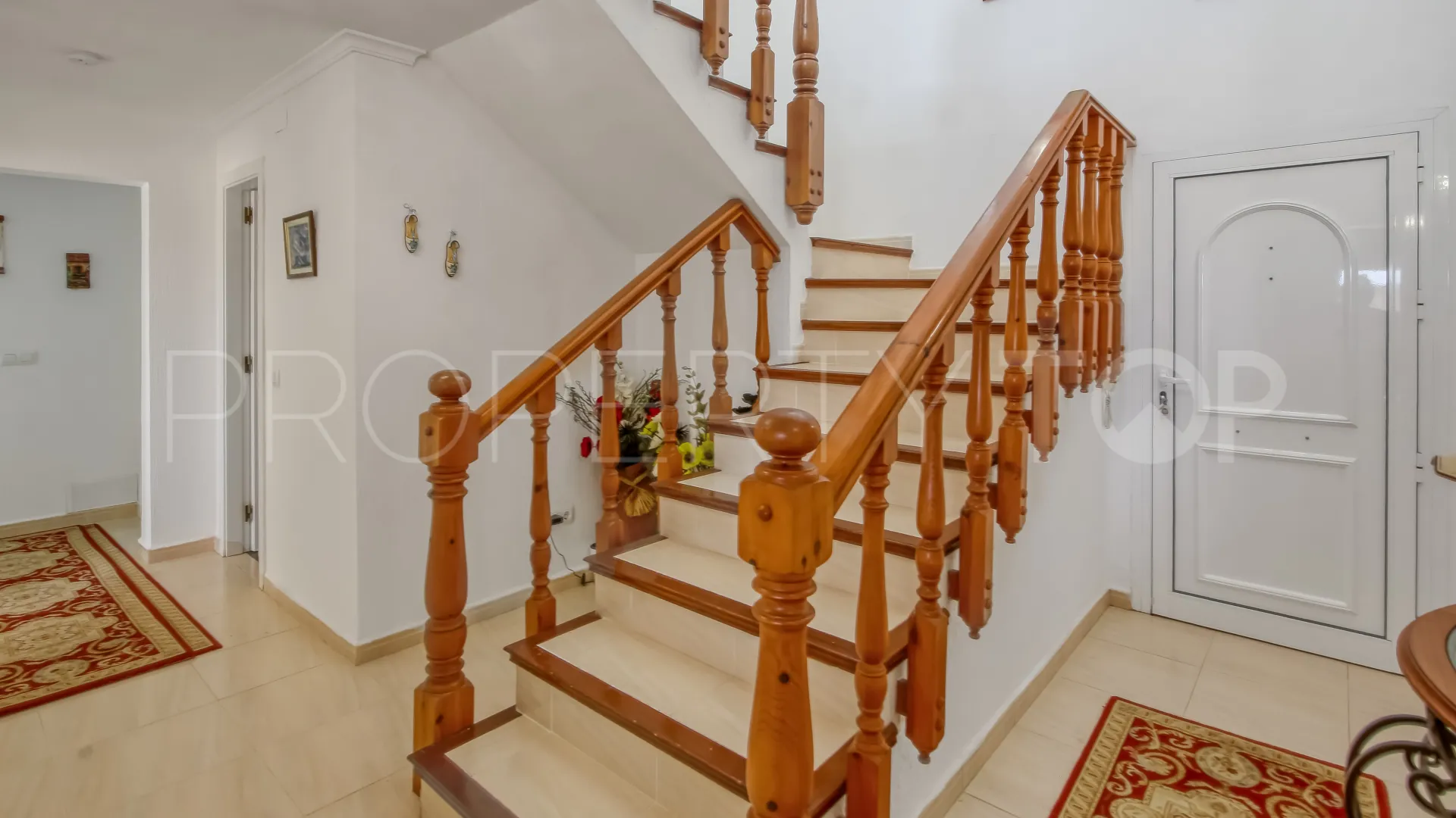 Villa en venta con 5 dormitorios en Moraira