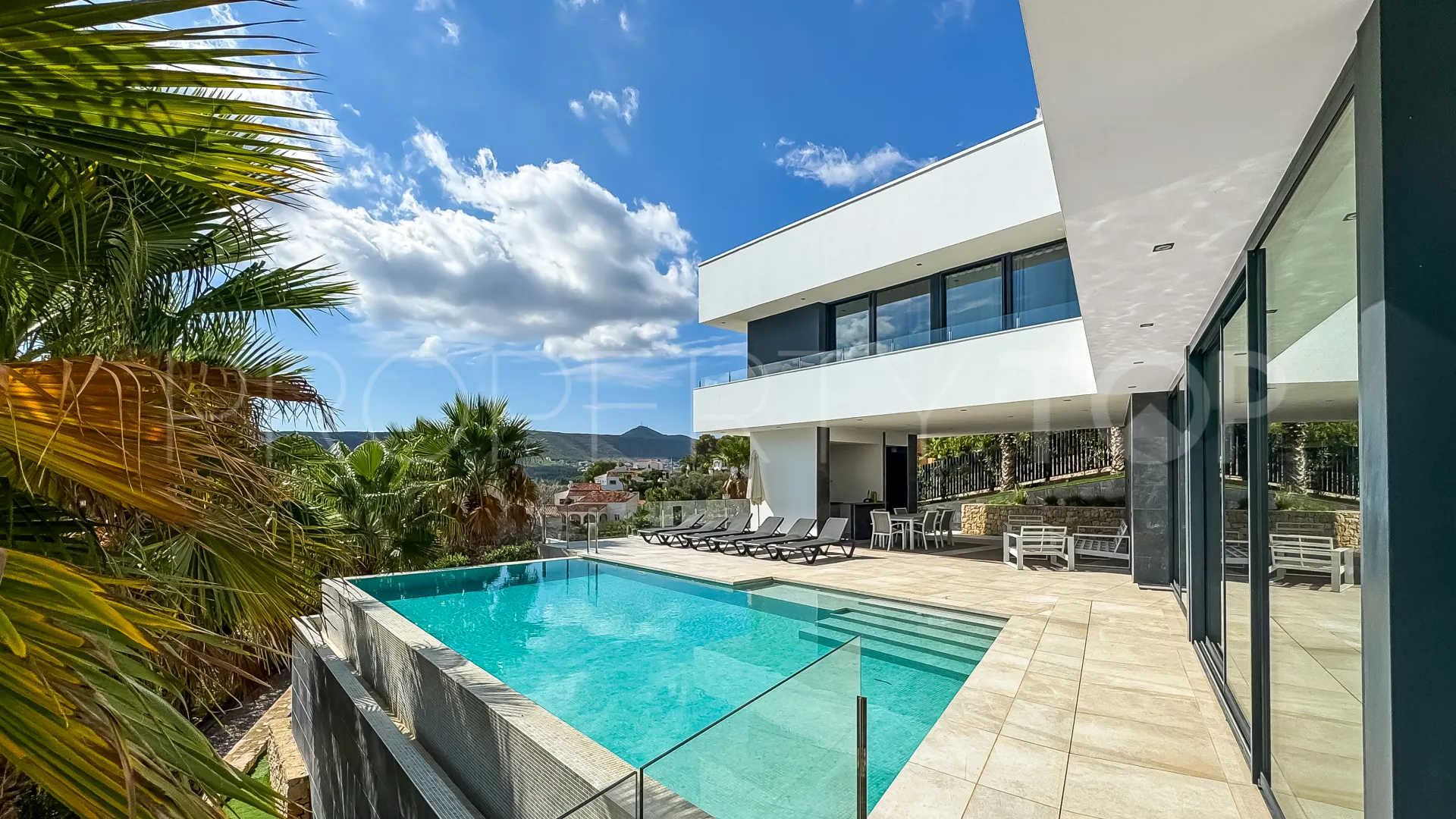 Villa en venta en Jávea con 3 dormitorios