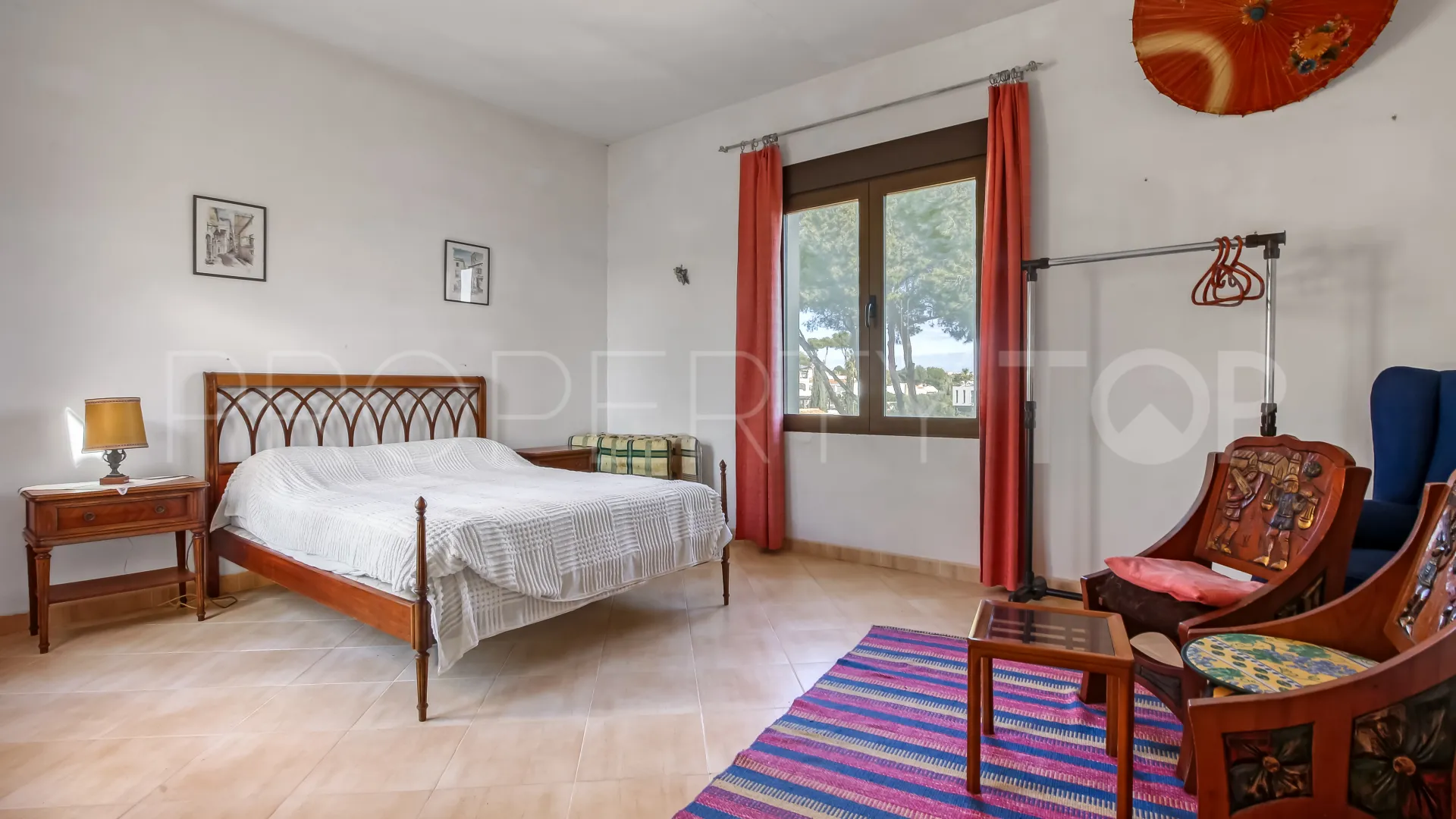 Buy villa in Moraira