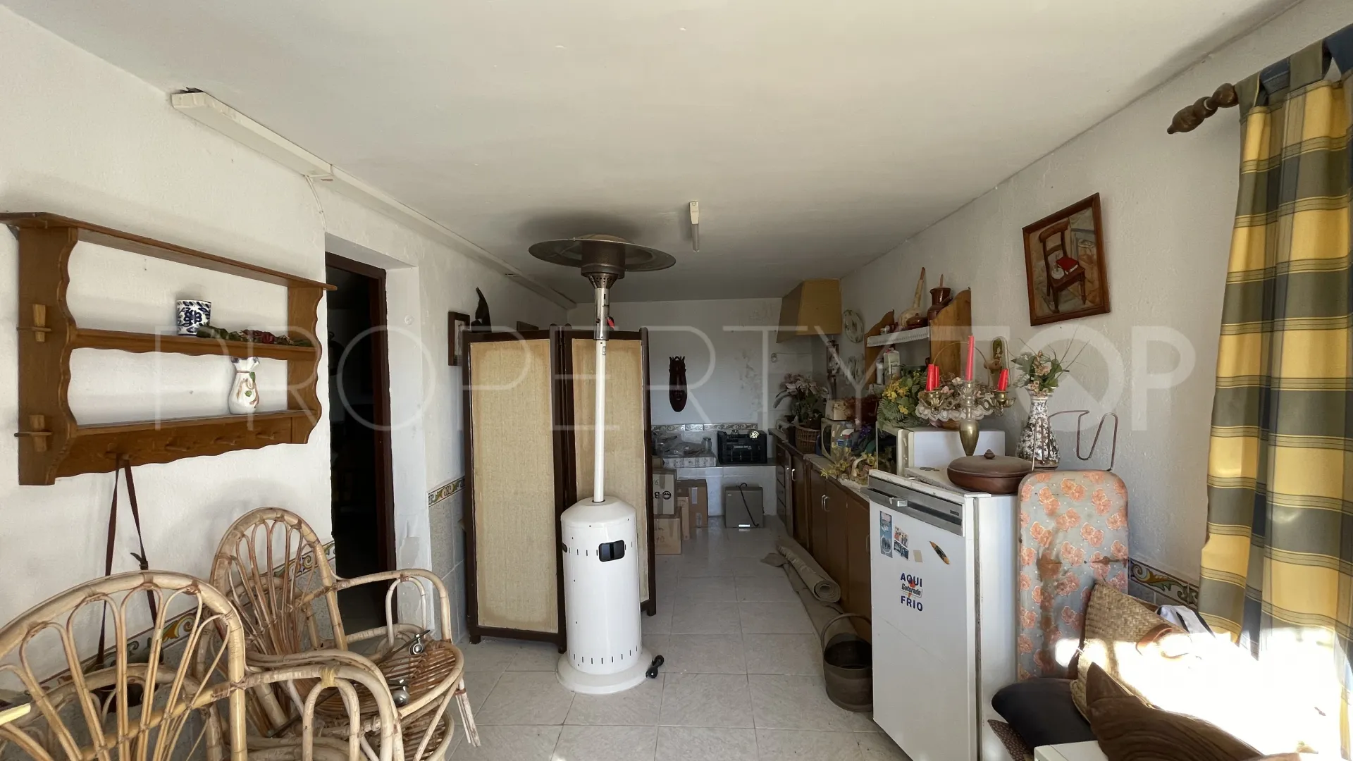 Buy villa in Moraira
