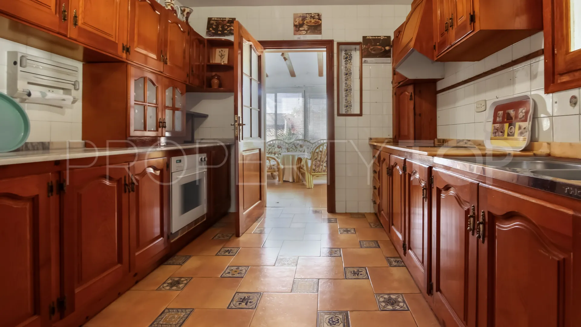 Buy villa in Moraira