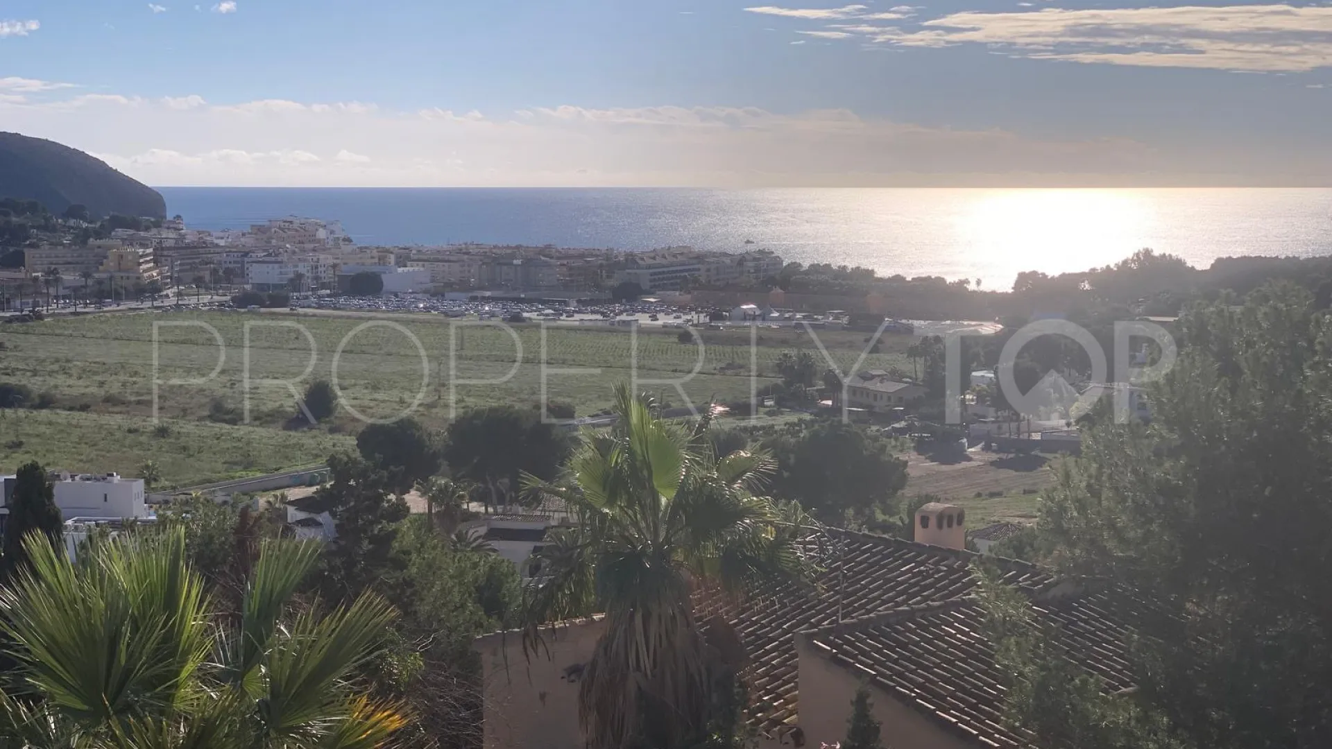 Buy villa in Moraira