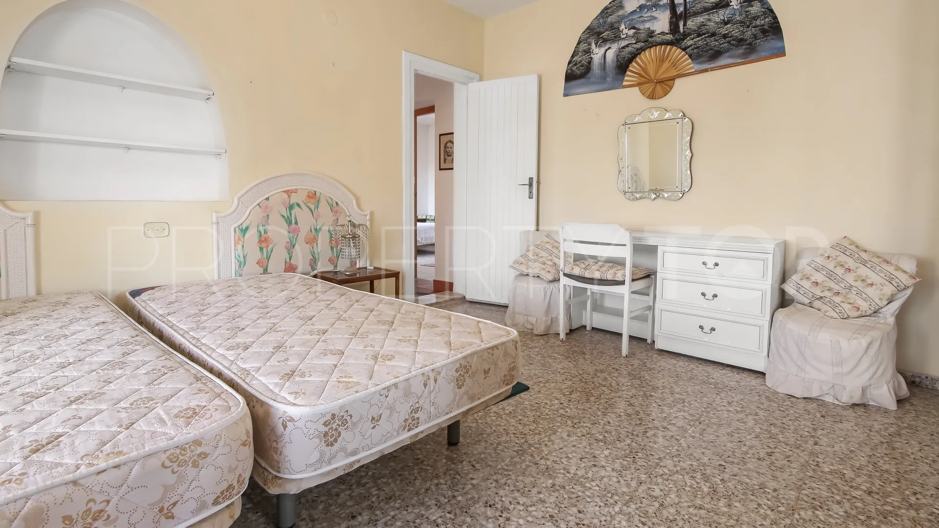 Buy villa in Moraira