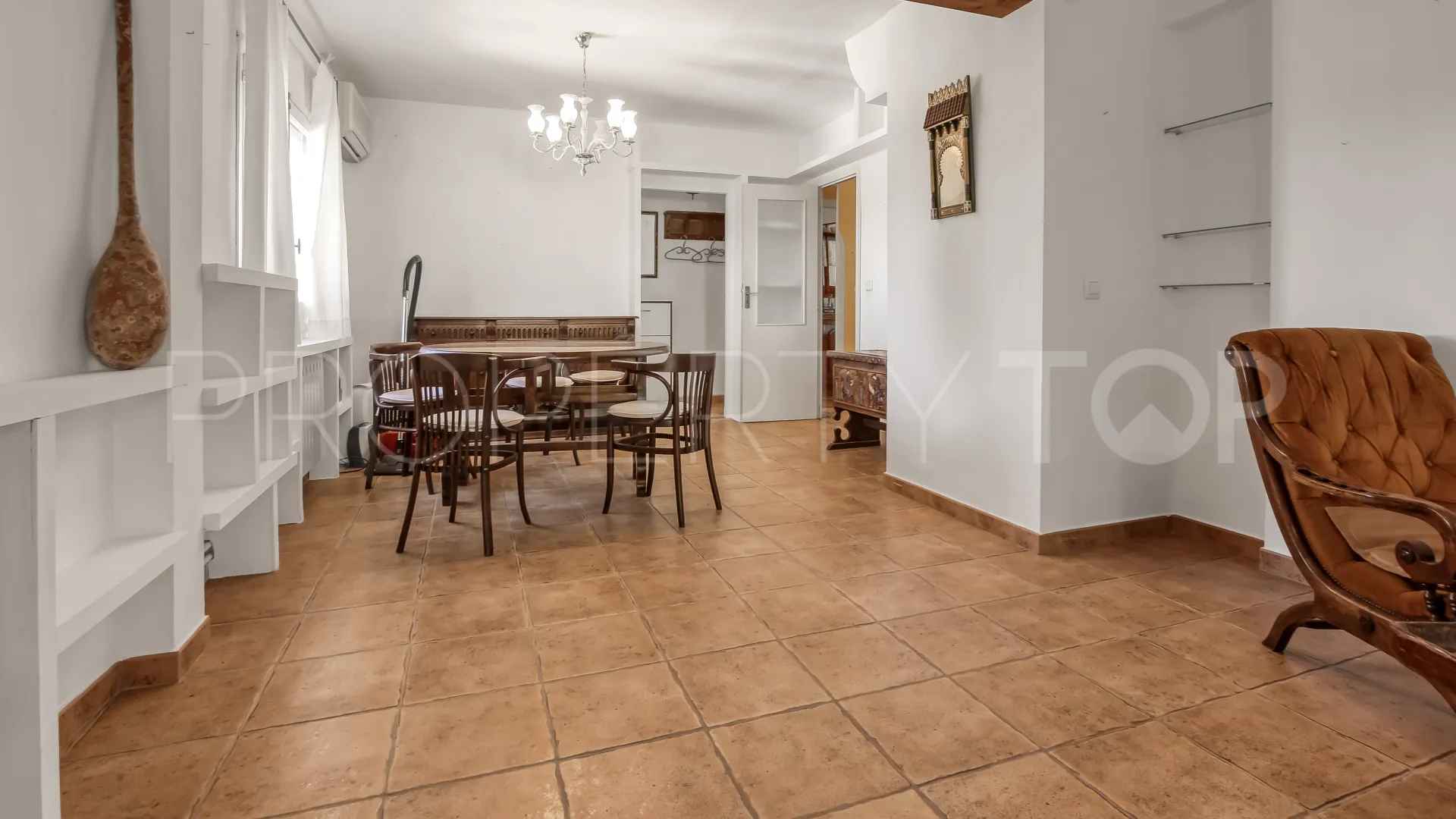 Buy villa in Moraira
