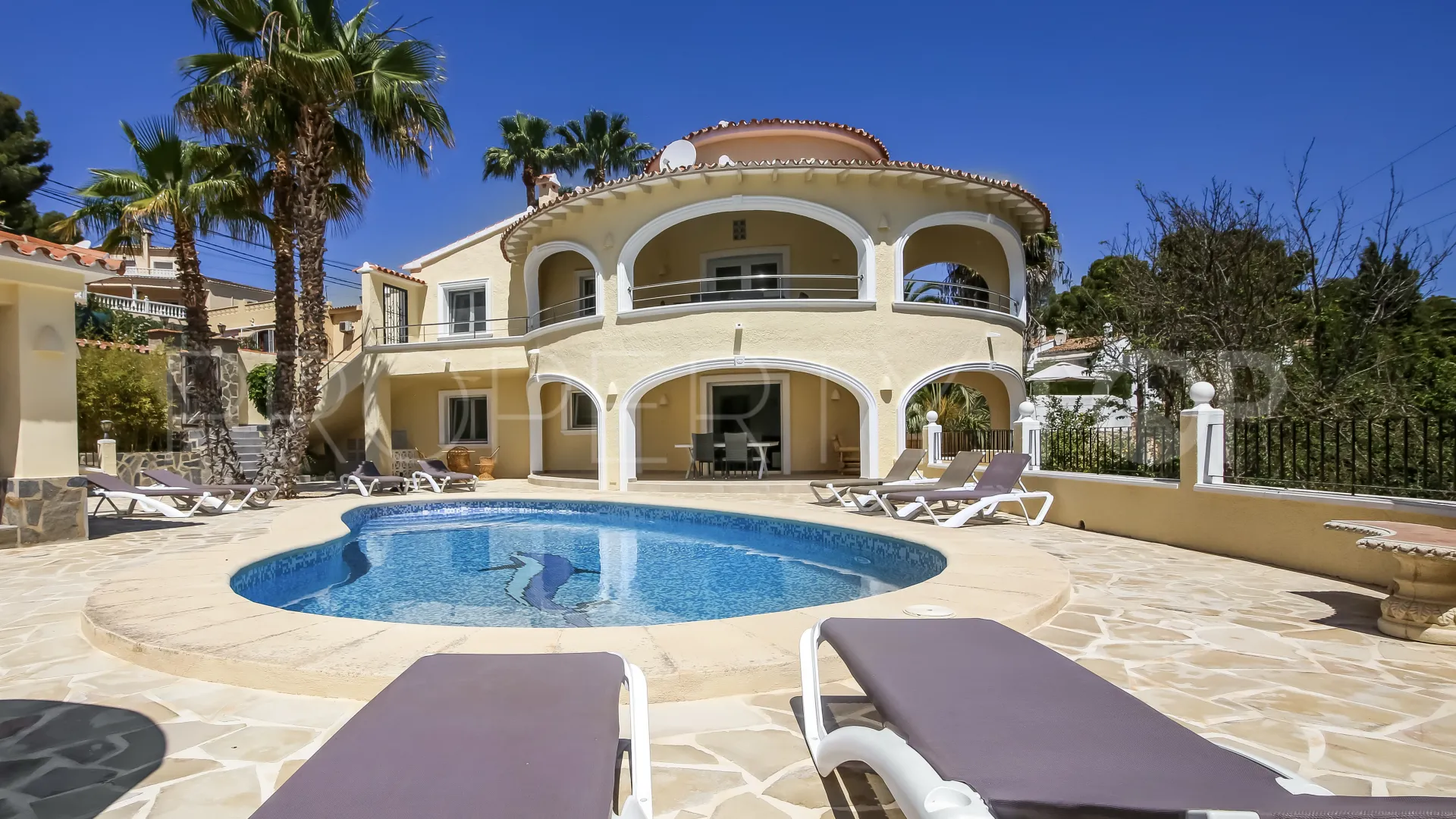 For sale villa in Moraira with 6 bedrooms
