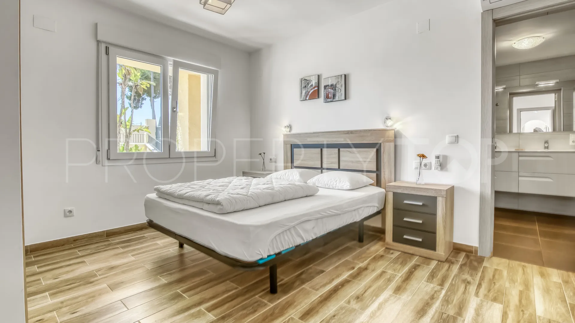 For sale villa in Moraira with 6 bedrooms