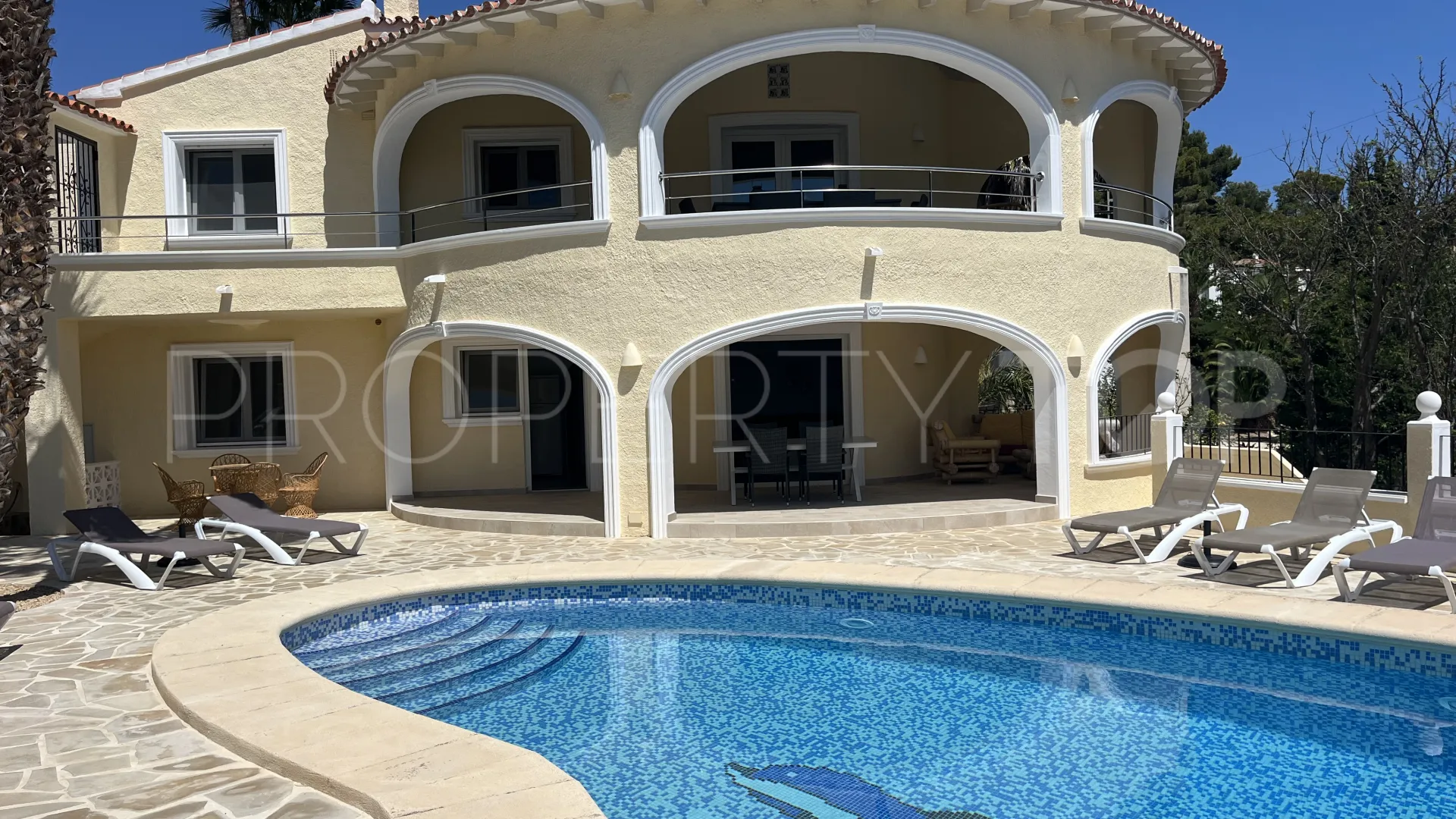 For sale villa in Moraira with 6 bedrooms