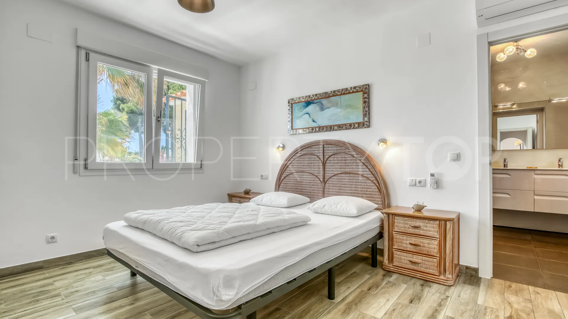 For sale villa in Moraira with 6 bedrooms