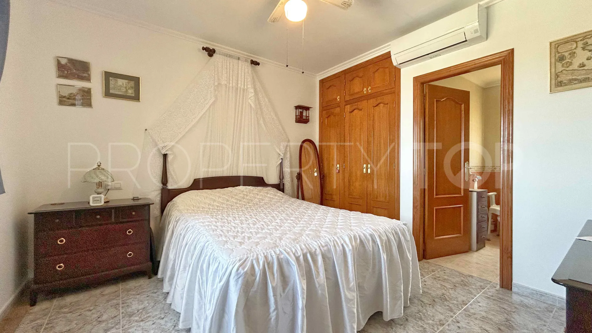 Buy Ráfol de Almunia 5 bedrooms villa