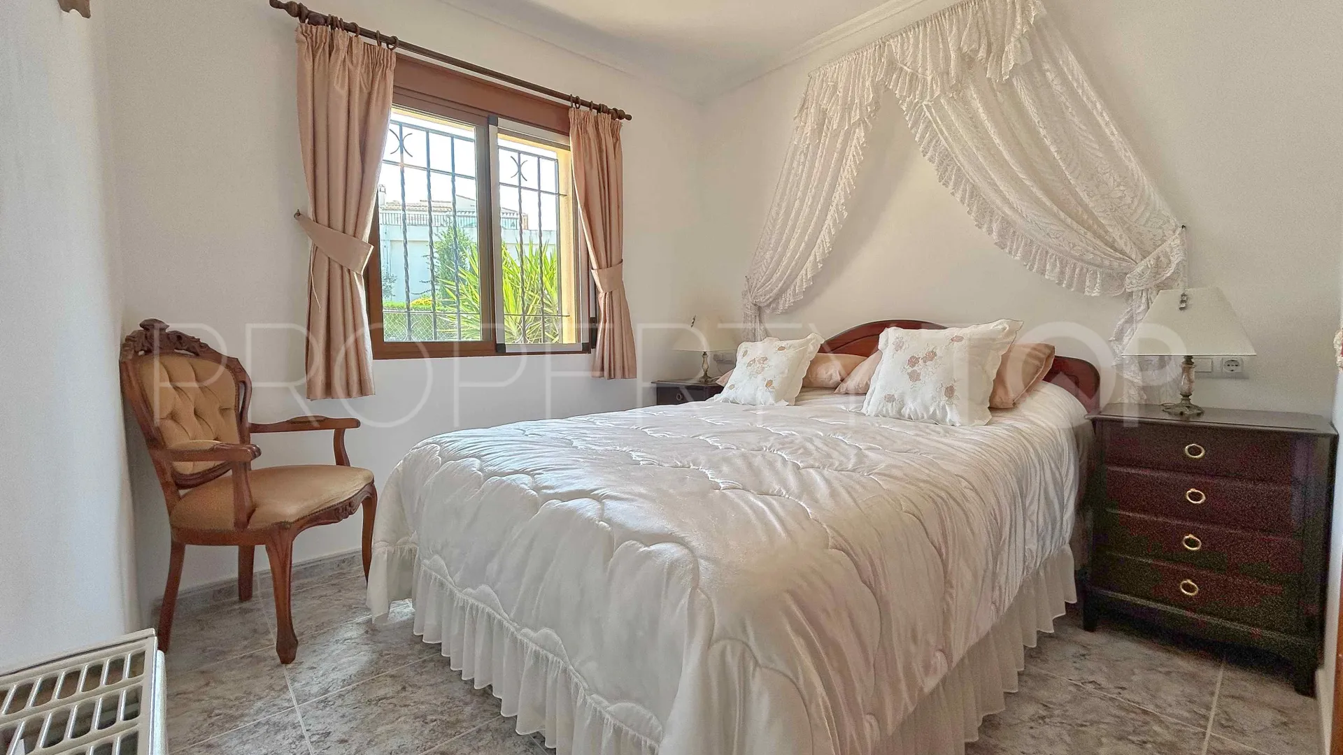 Buy Ráfol de Almunia 5 bedrooms villa