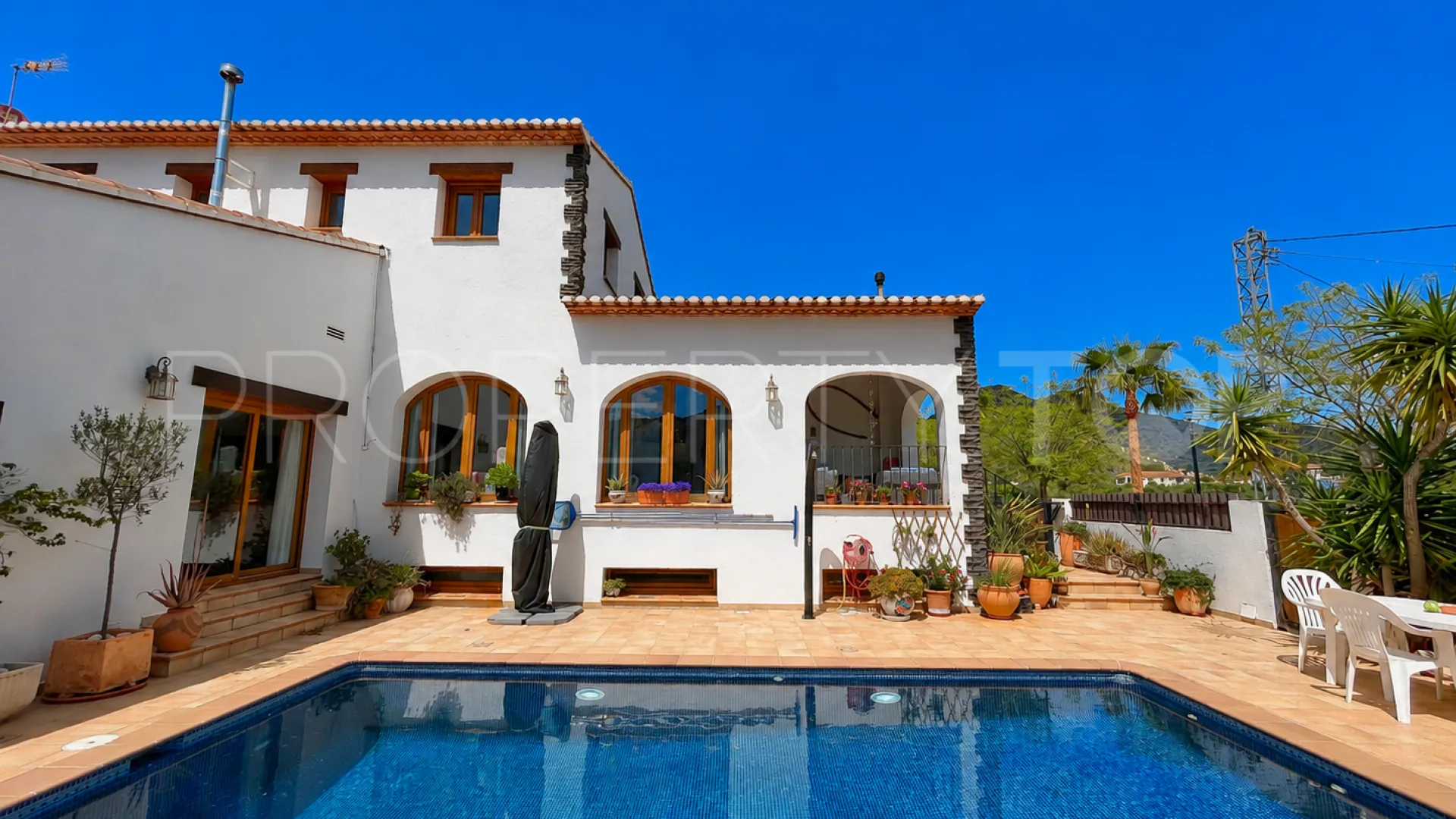 For sale 6 bedrooms villa in Alcalali