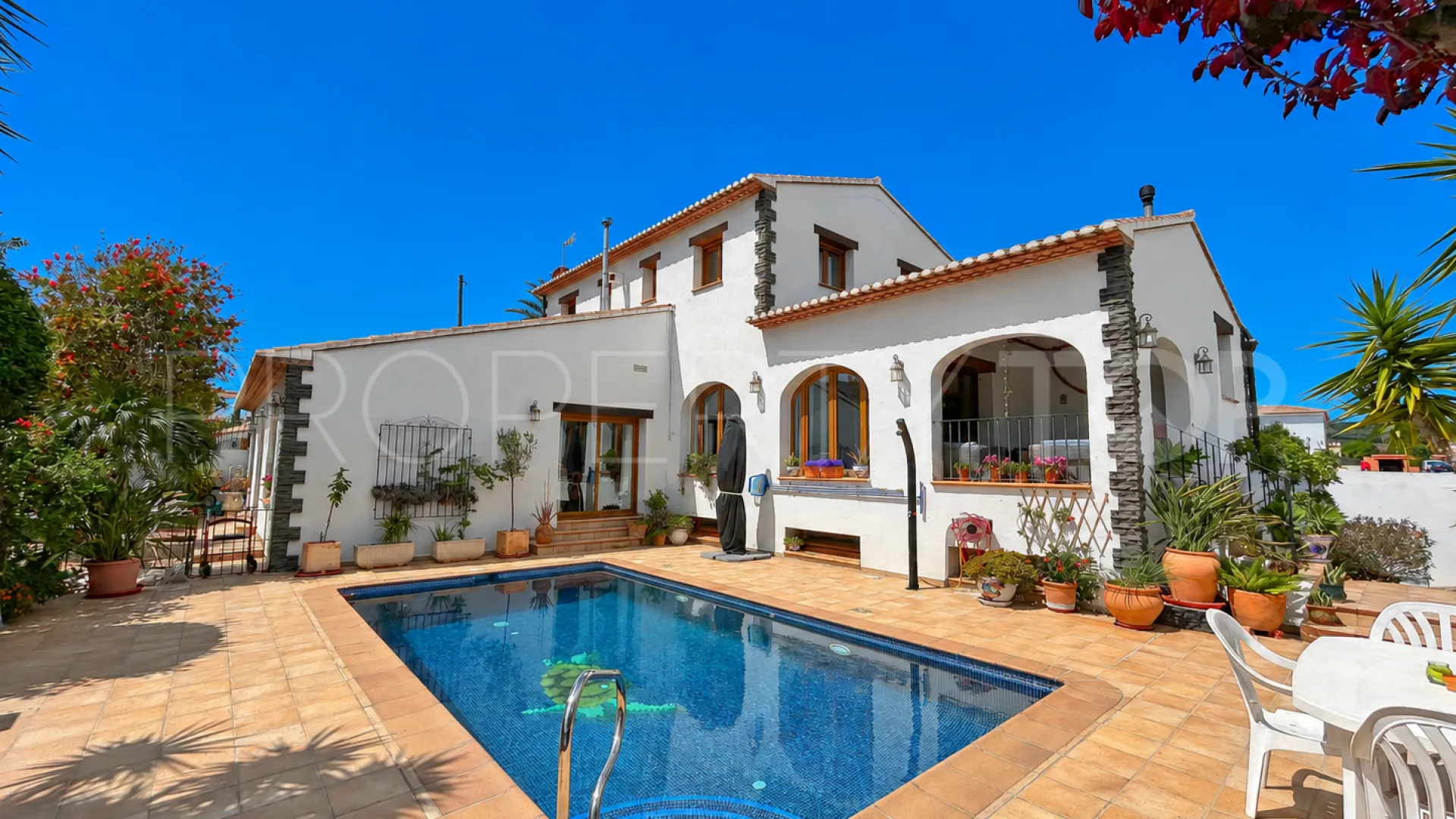 For sale 6 bedrooms villa in Alcalali