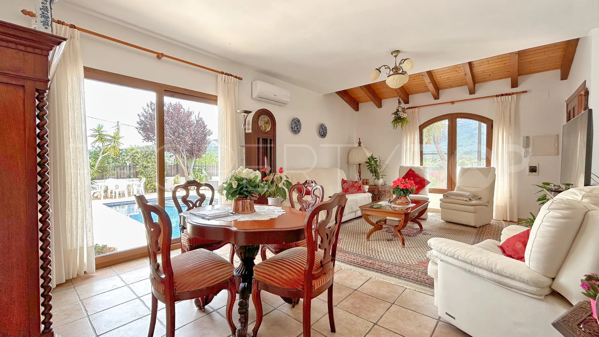 For sale 6 bedrooms villa in Alcalali