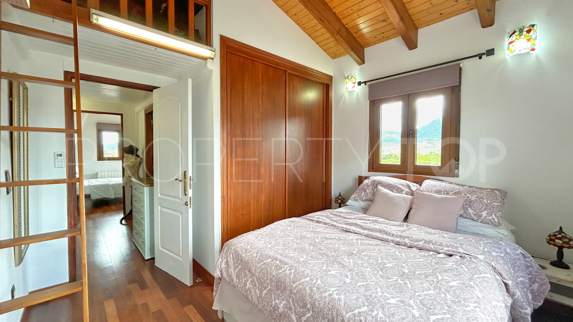 For sale 6 bedrooms villa in Alcalali