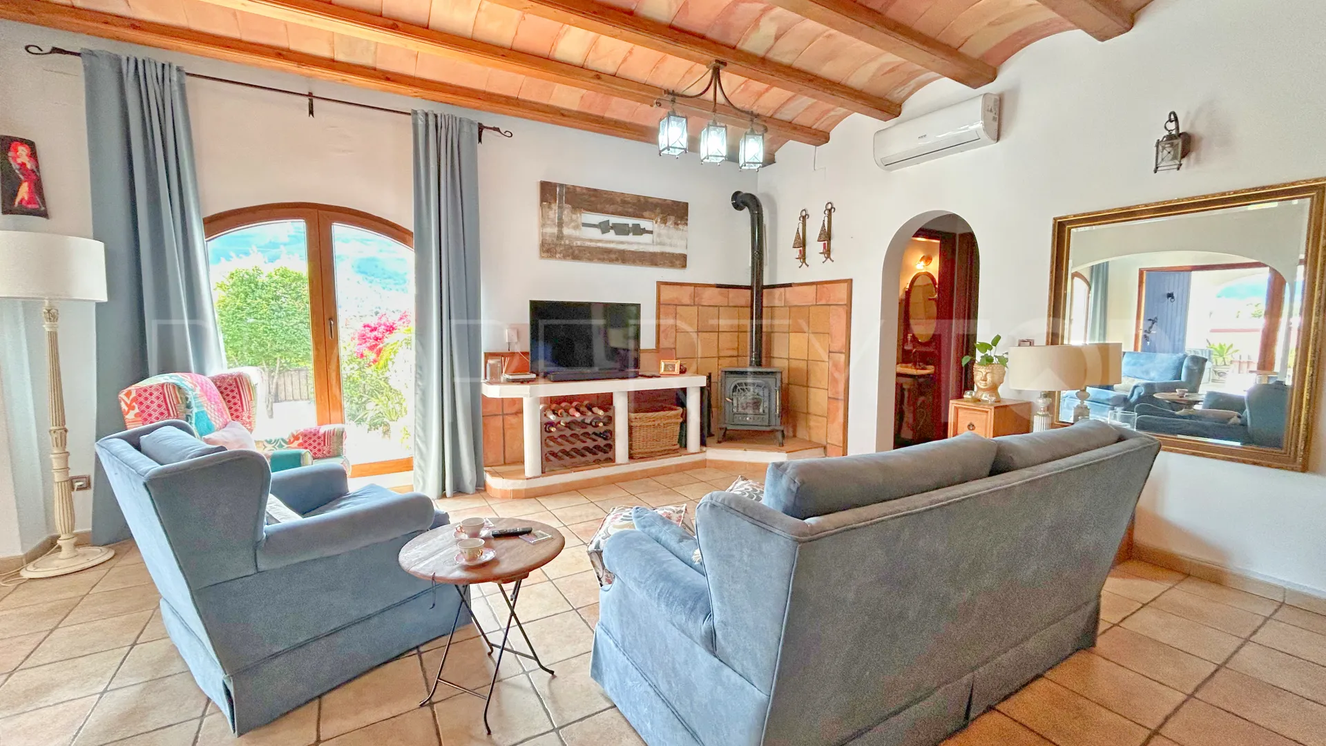 For sale 6 bedrooms villa in Alcalali