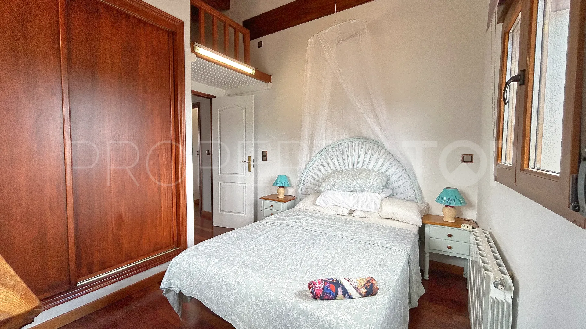 For sale 6 bedrooms villa in Alcalali