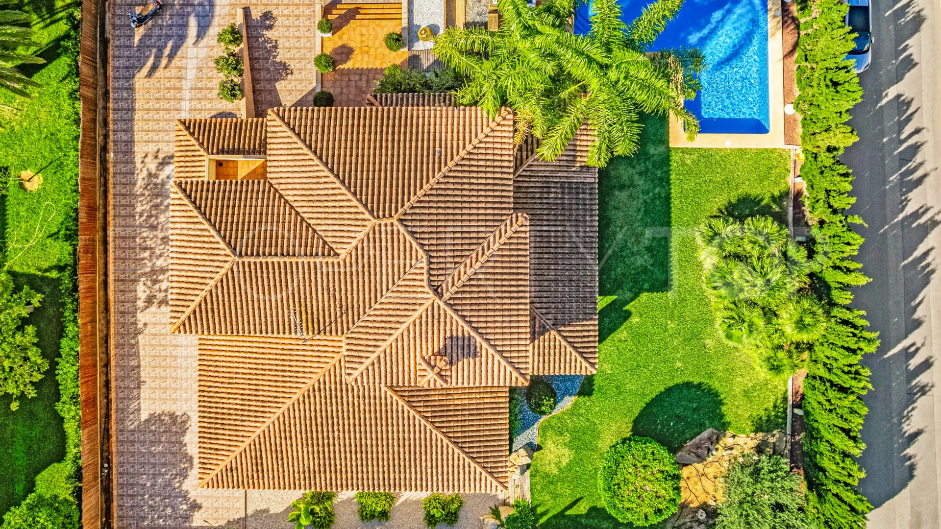 Villa with 6 bedrooms for sale in Montgo