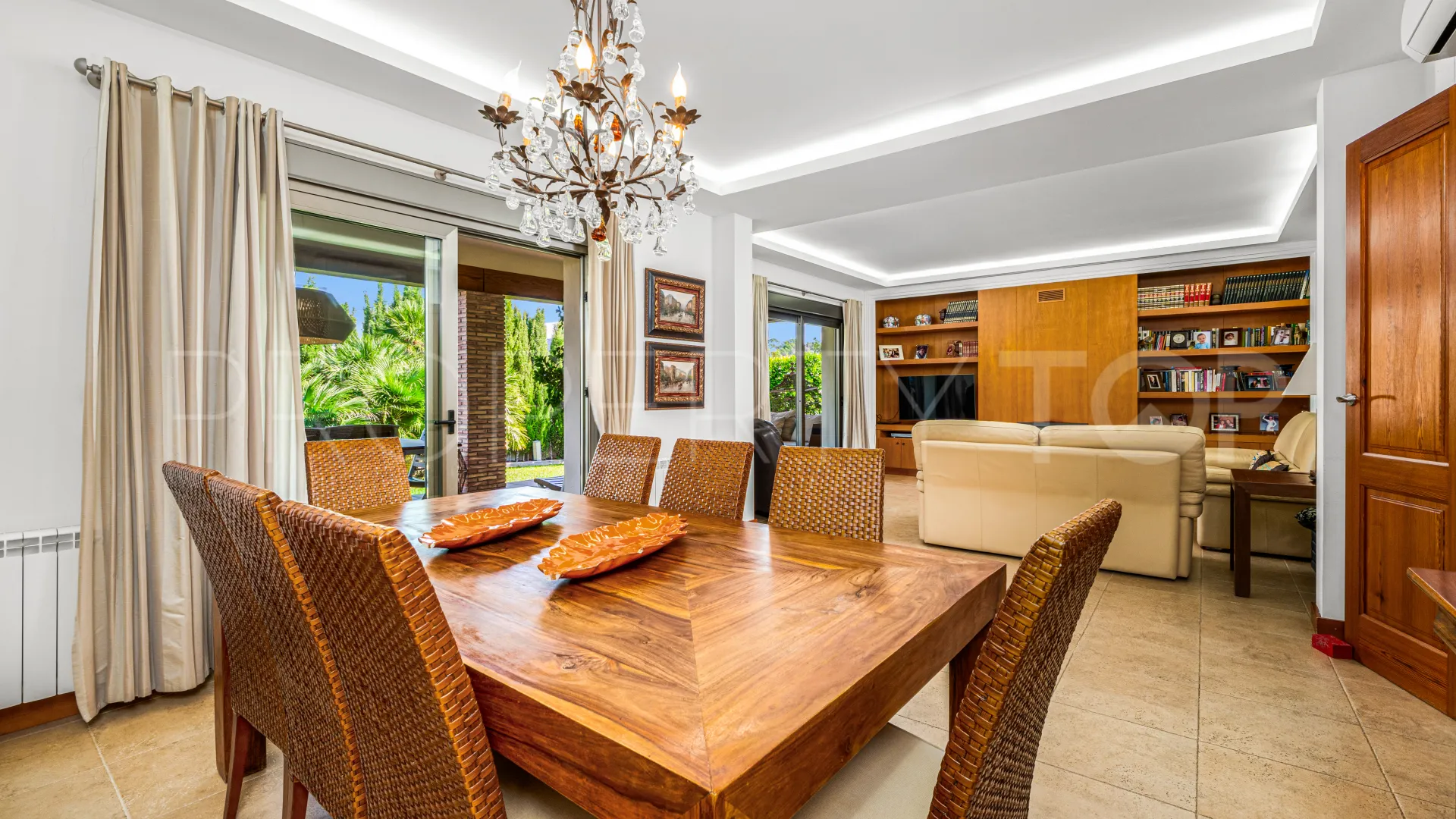 Villa with 6 bedrooms for sale in Montgo