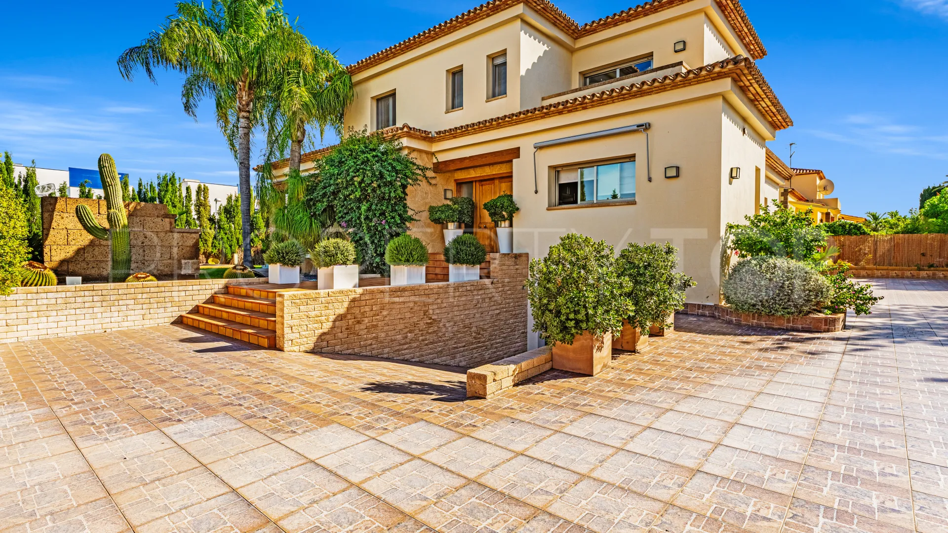 Villa with 6 bedrooms for sale in Montgo