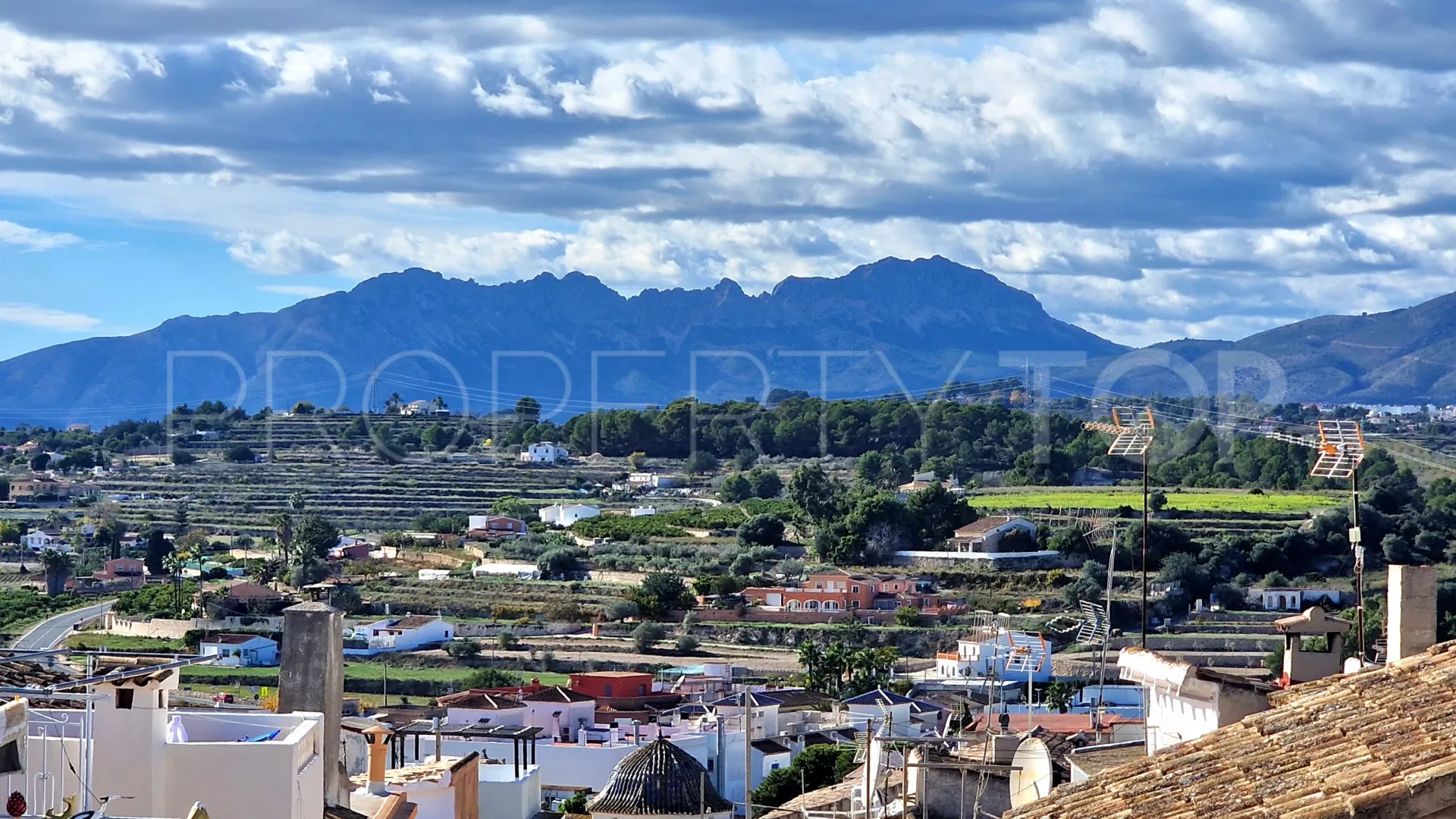 For sale 5 bedrooms town house in Teulada