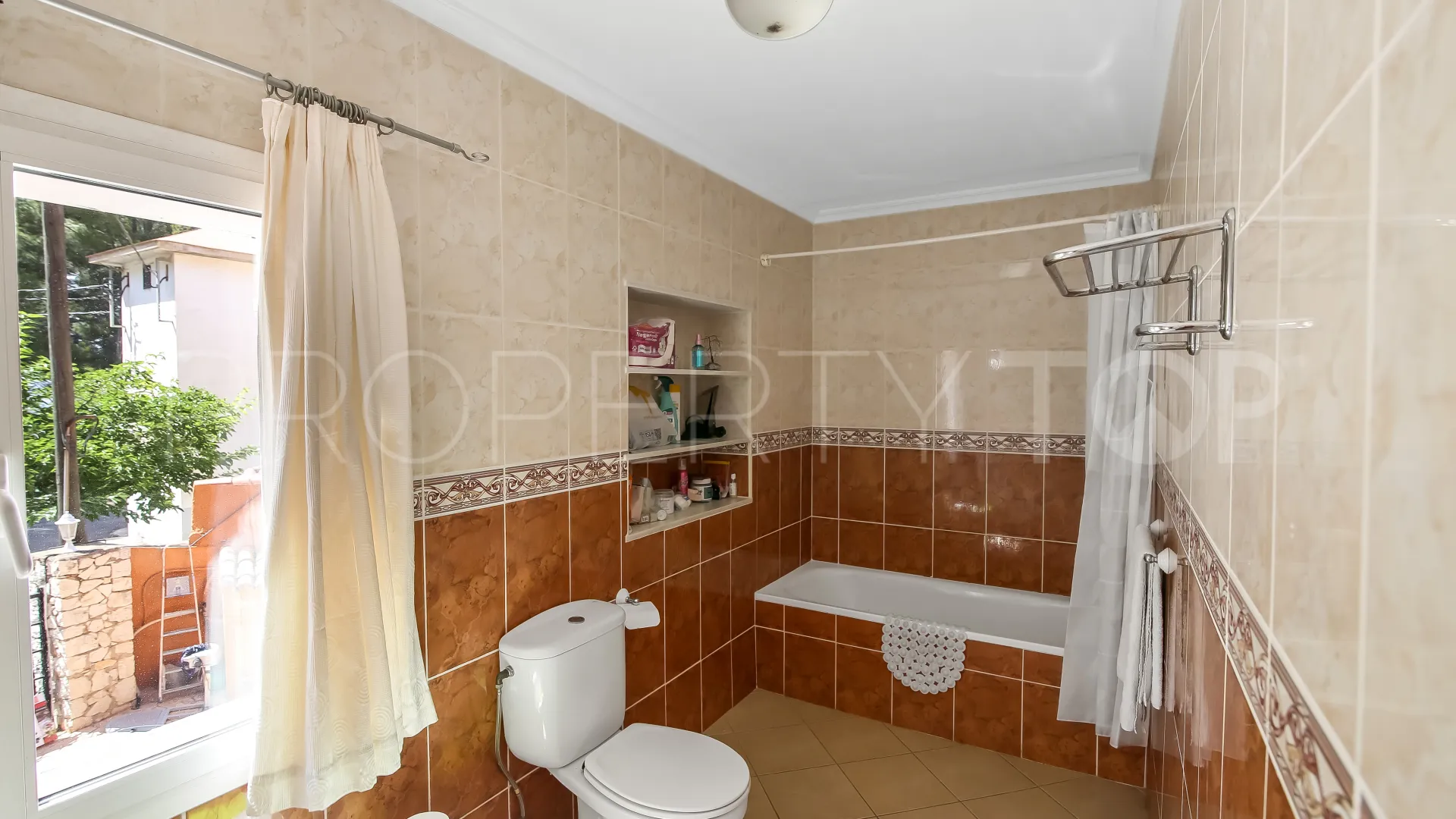 Hotel en venta en Oliva