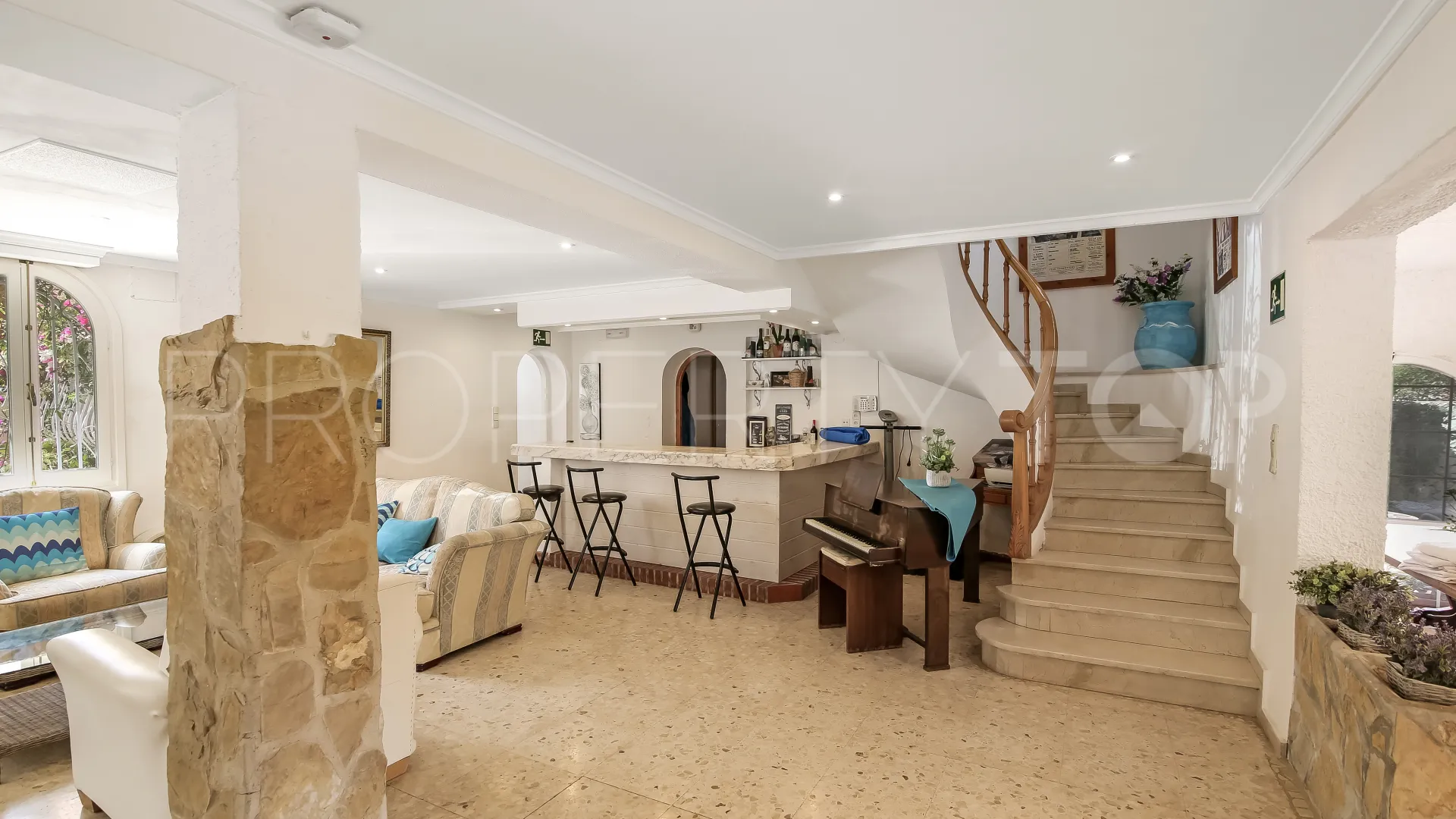 Hotel en venta en Oliva