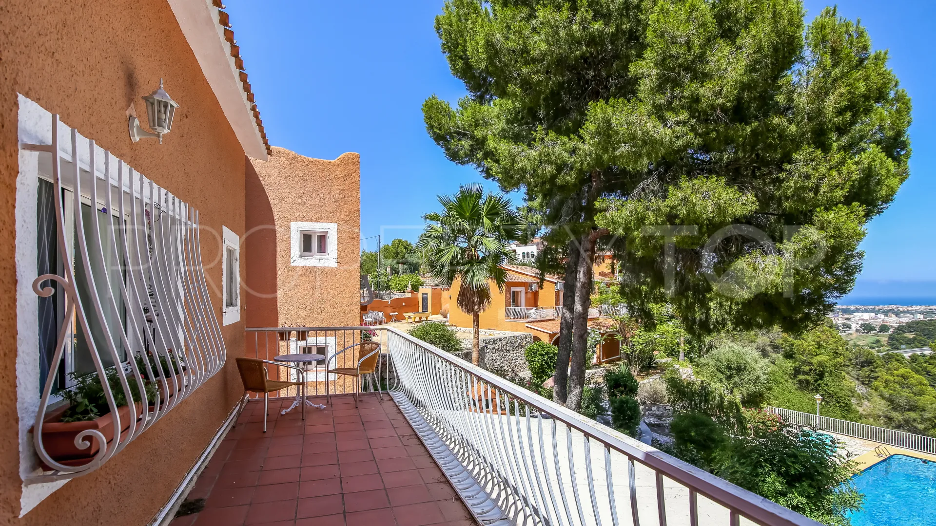 Hotel en venta en Oliva