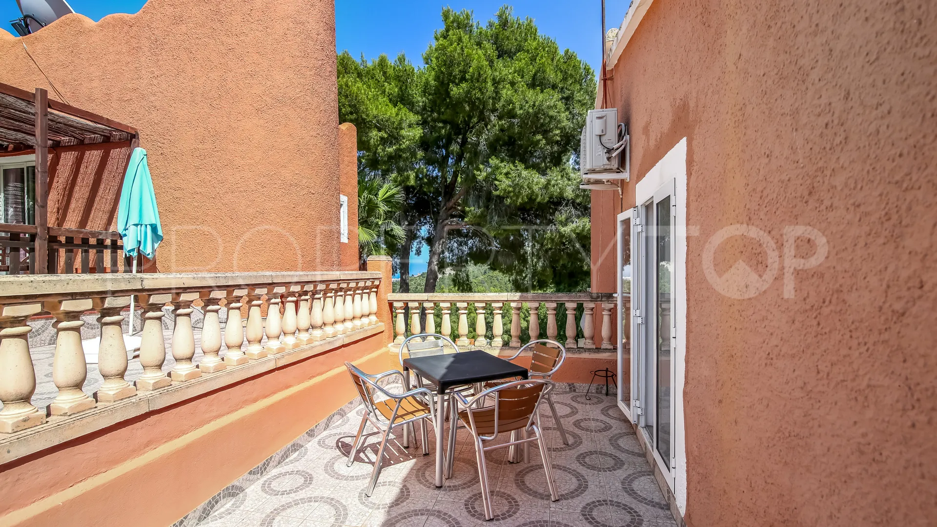Hotel en venta en Oliva