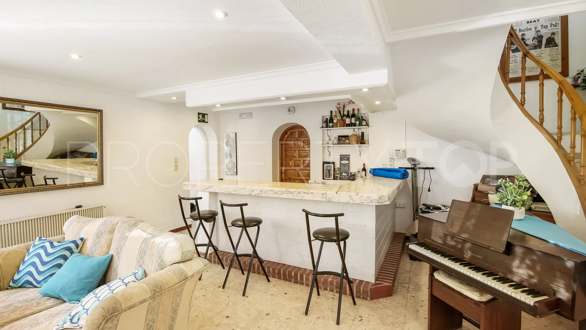 Hotel en venta en Oliva