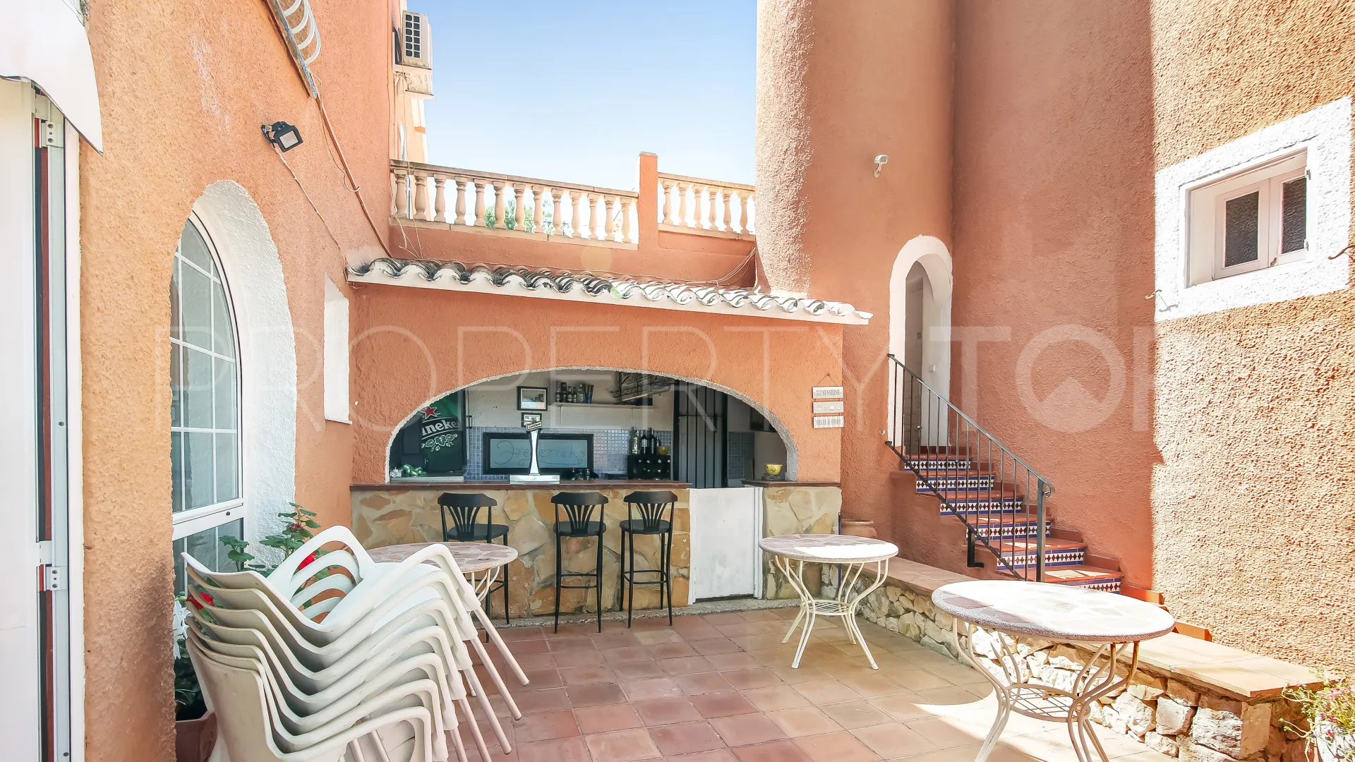 Hotel en venta en Oliva