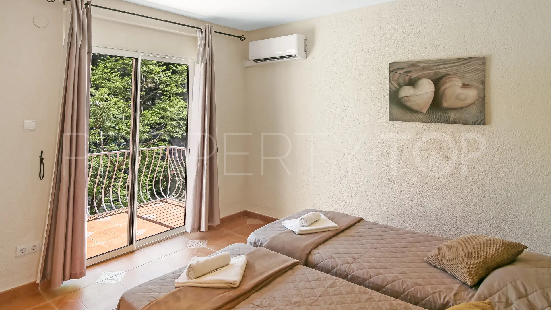 Hotel en venta en Oliva