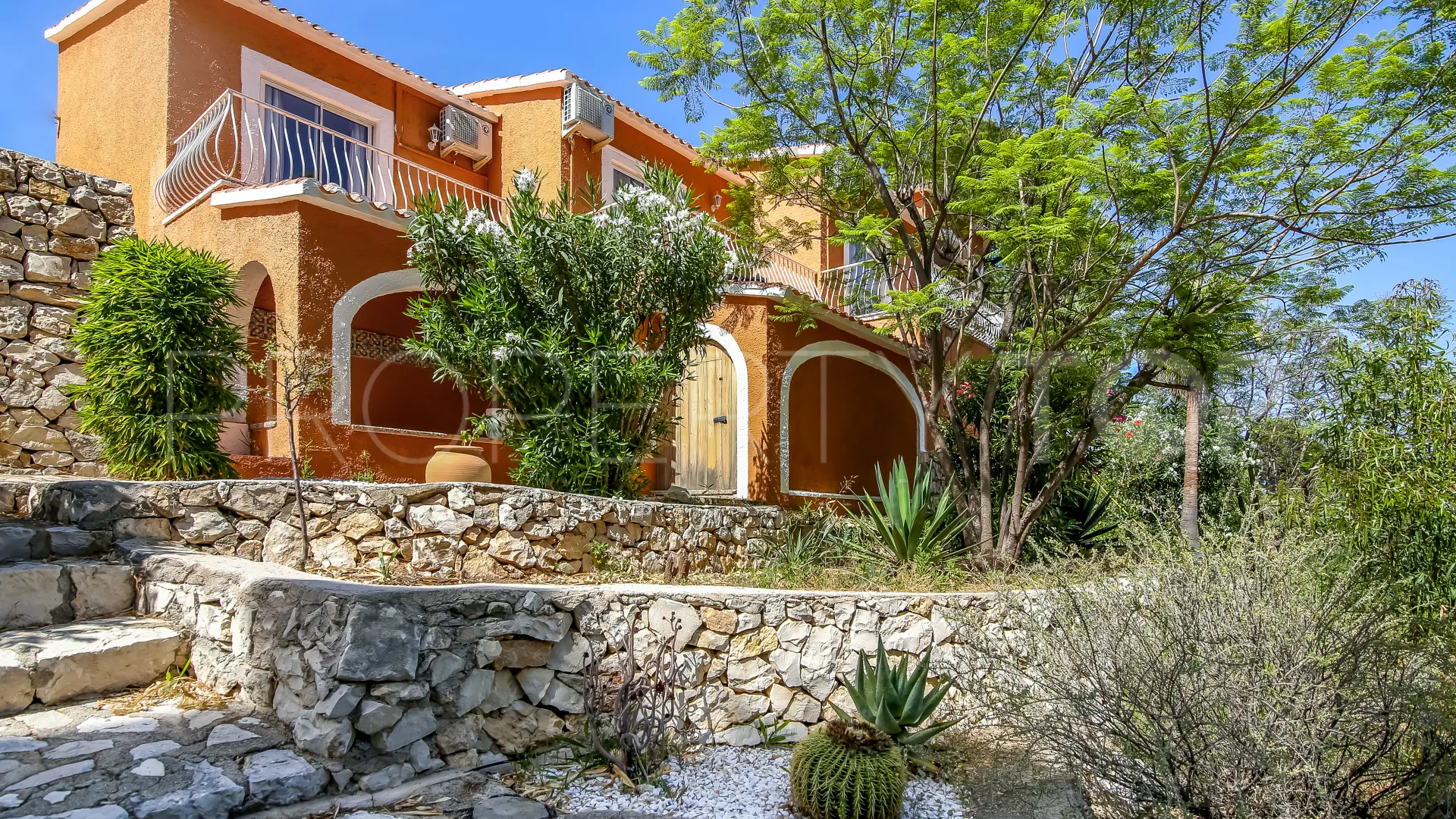 Hotel en venta en Oliva