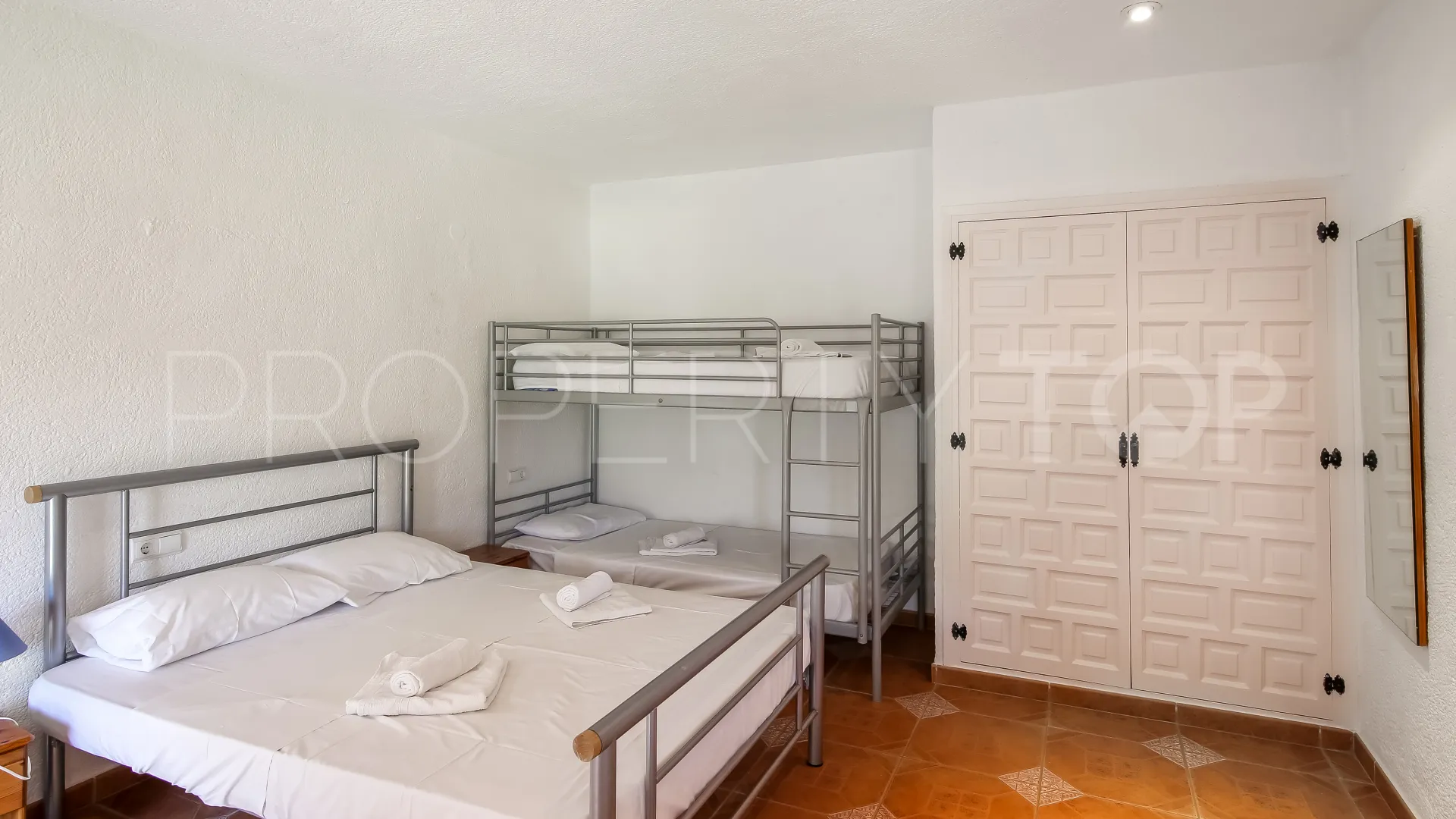 Hotel en venta en Oliva
