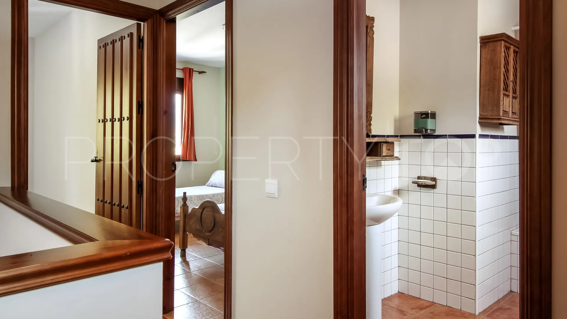 For sale Guaro commercial premises