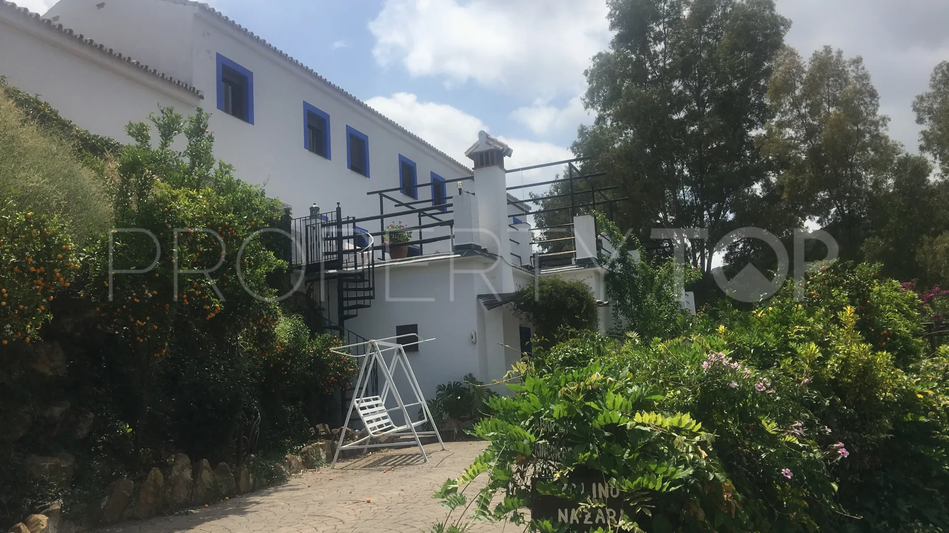 For sale Guaro commercial premises