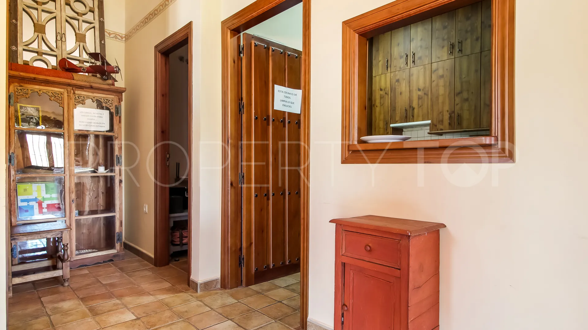 For sale Guaro commercial premises