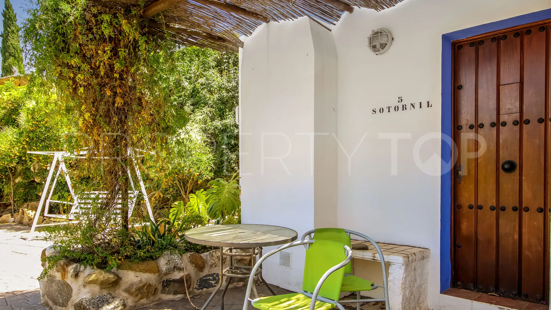 For sale Guaro commercial premises