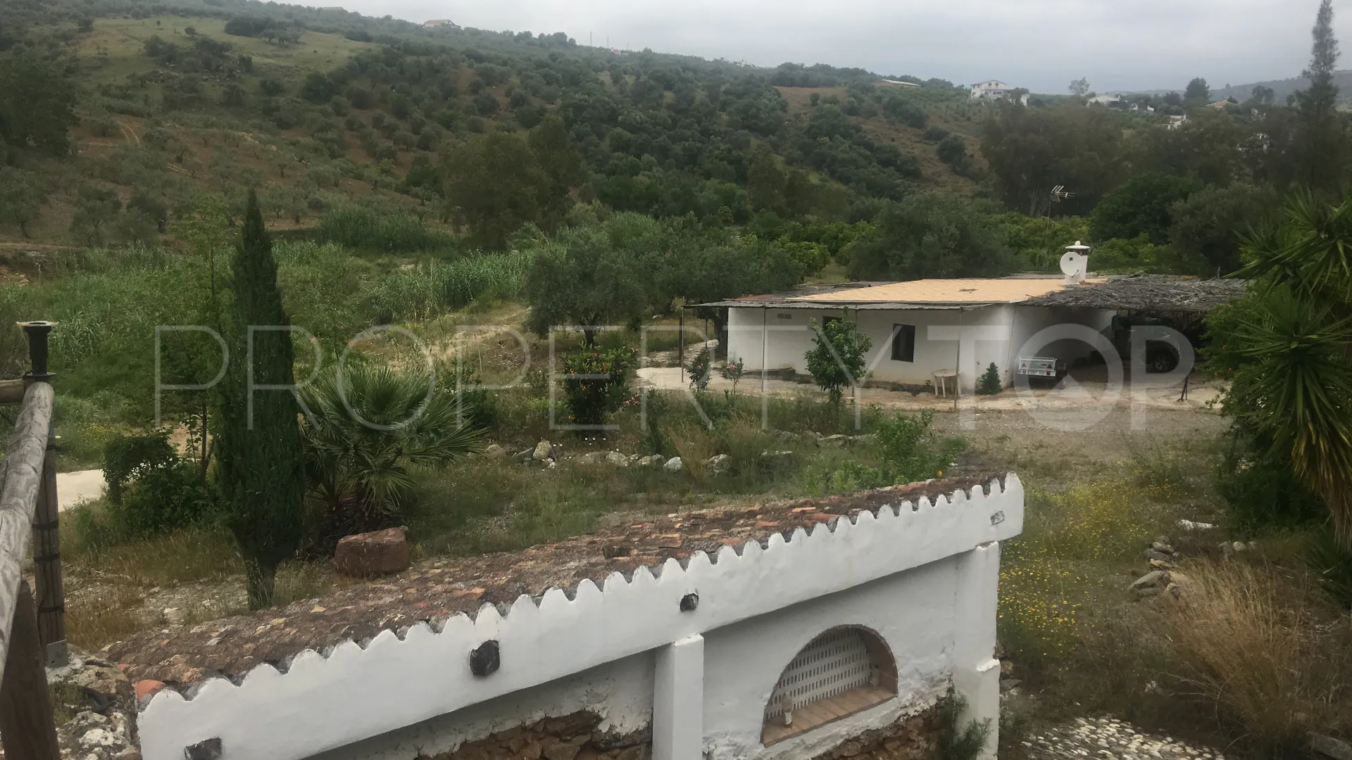 For sale Guaro commercial premises