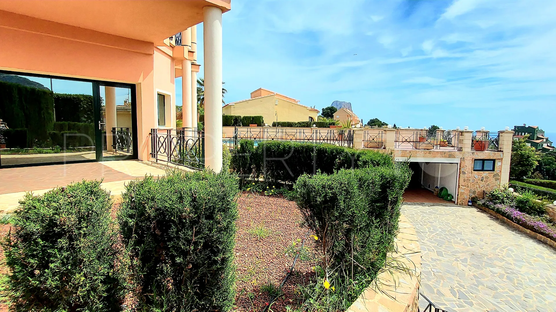 For sale 5 bedrooms villa in Calpe
