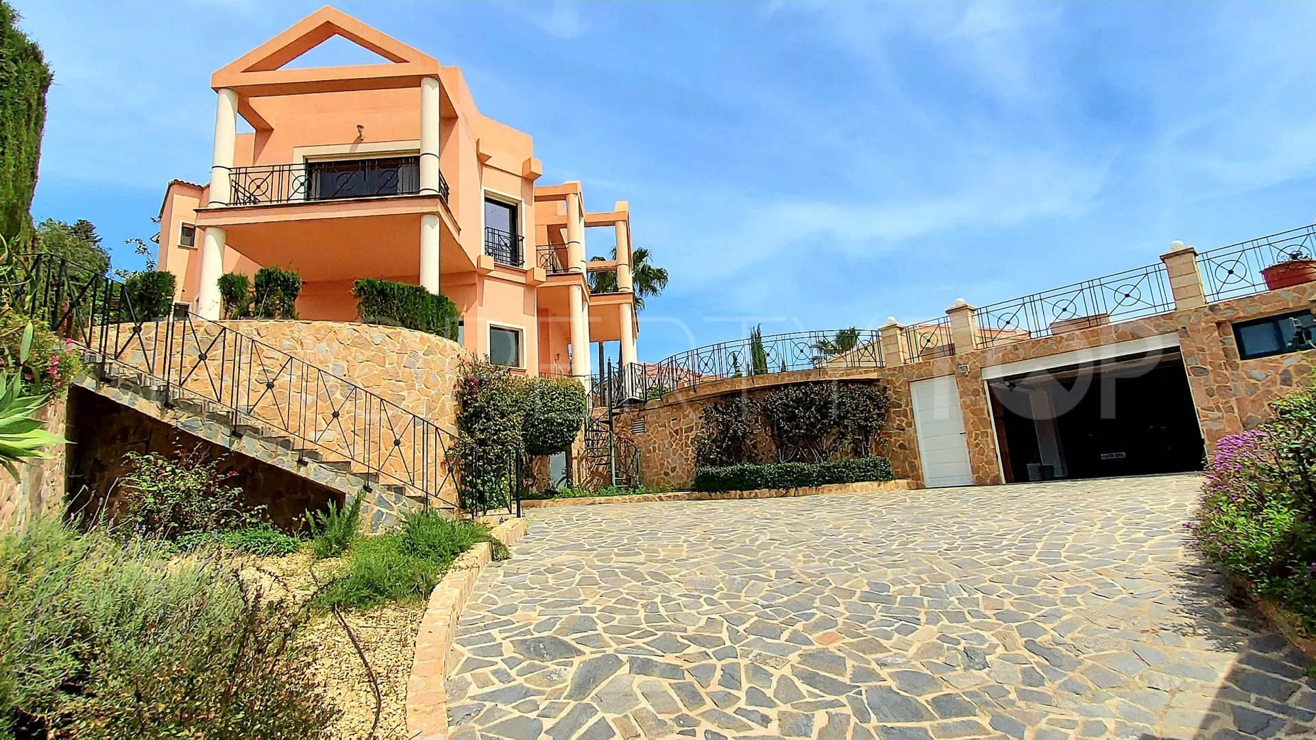 For sale 5 bedrooms villa in Calpe