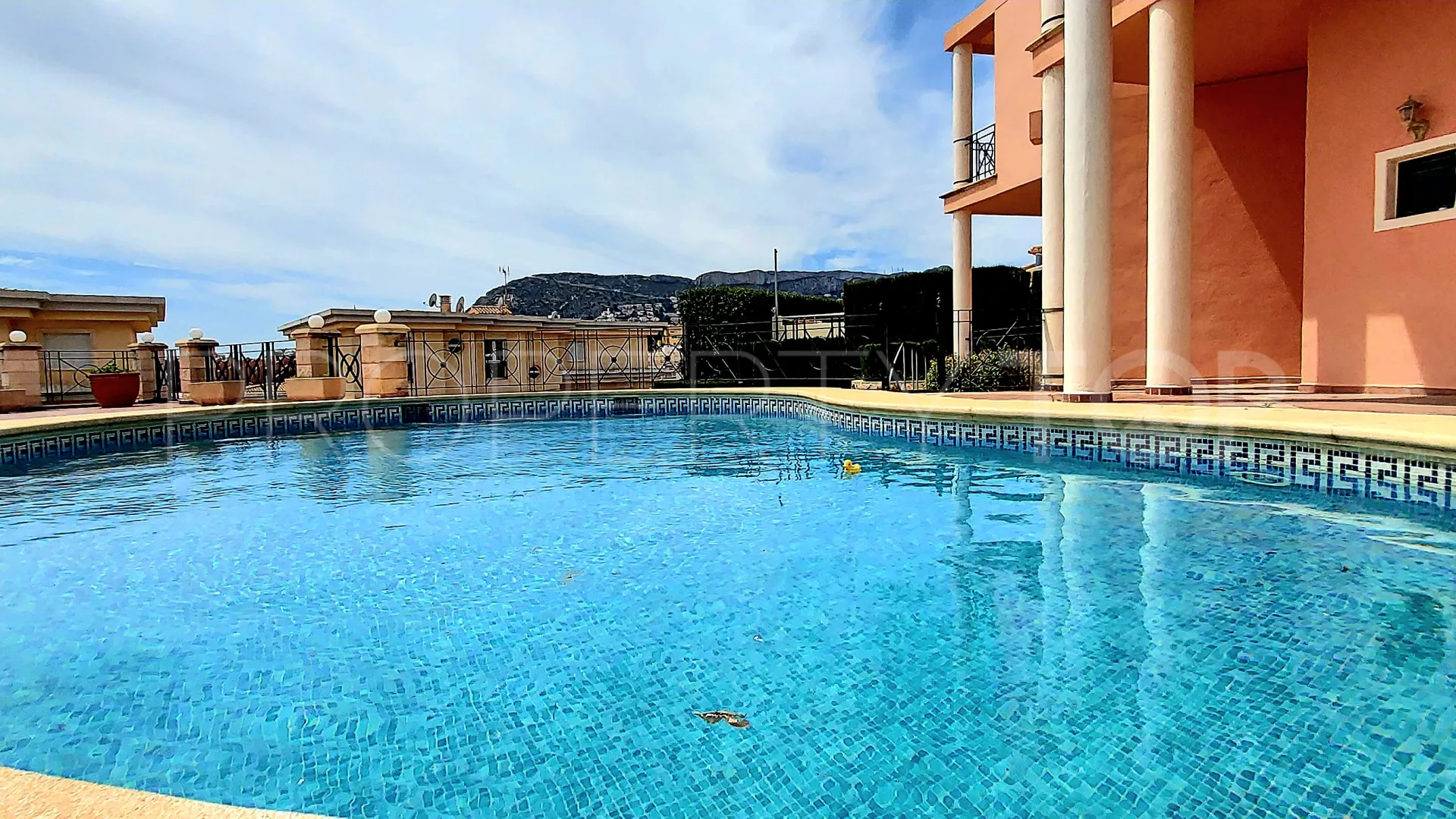 For sale 5 bedrooms villa in Calpe