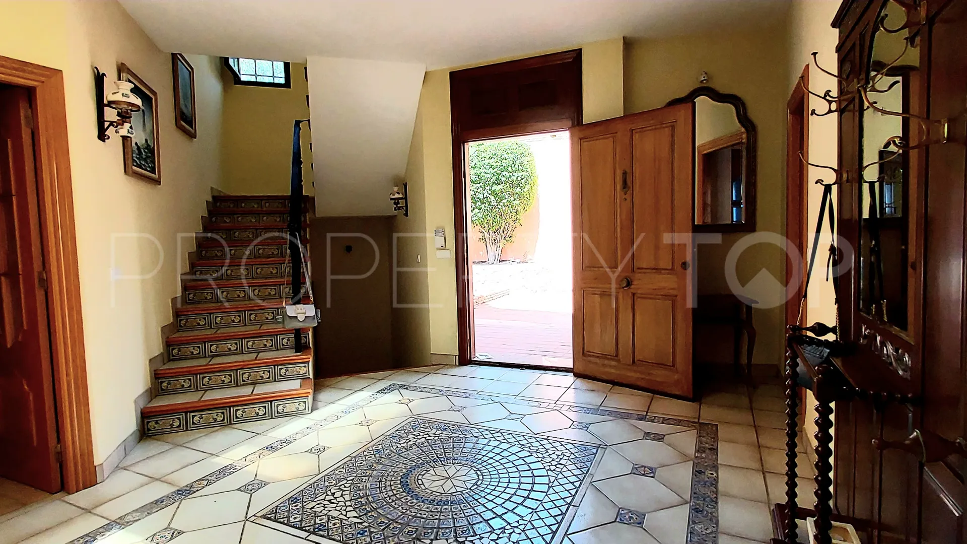 For sale 5 bedrooms villa in Calpe