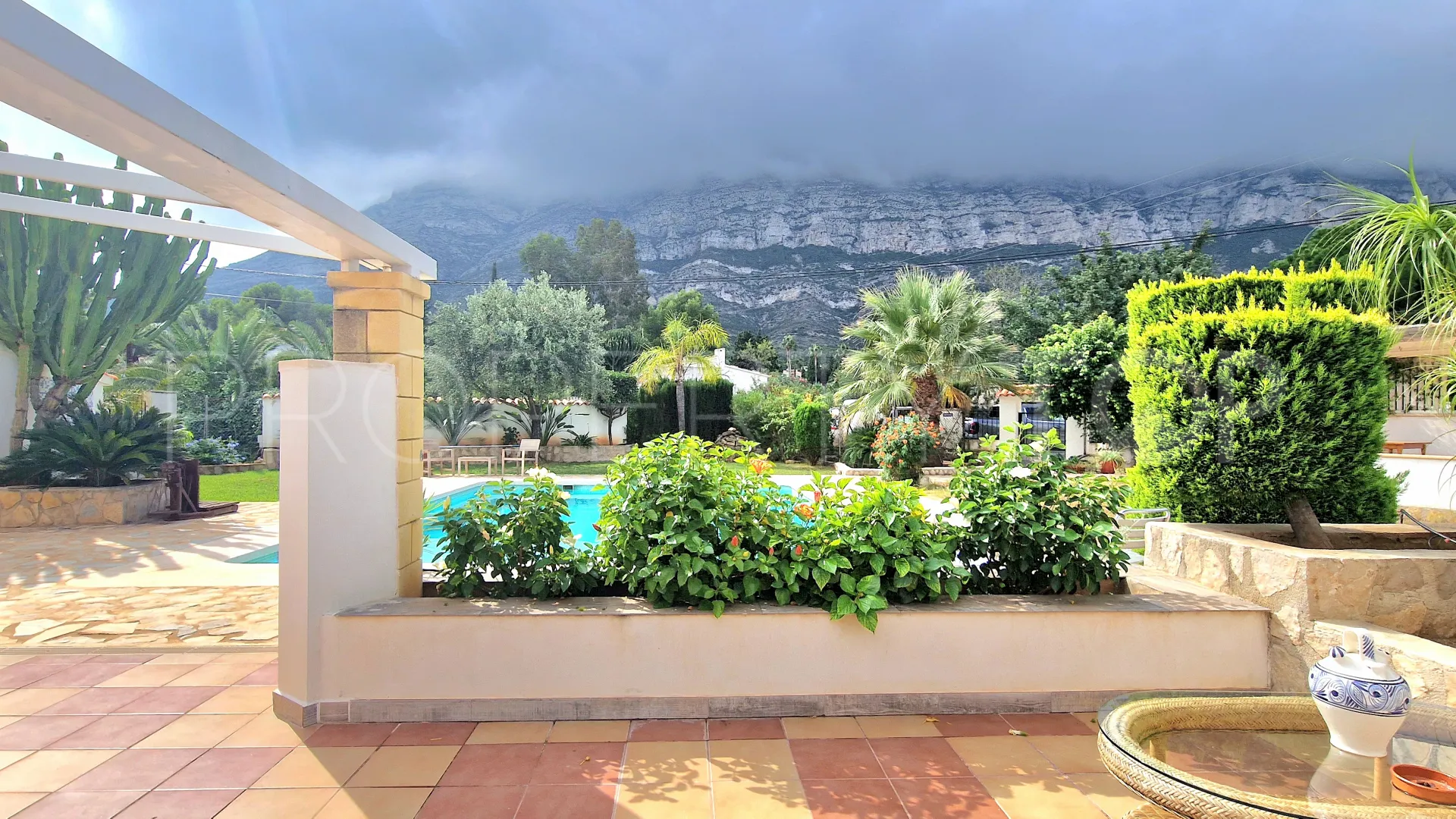 For sale Les Rotes 8 bedrooms commercial premises