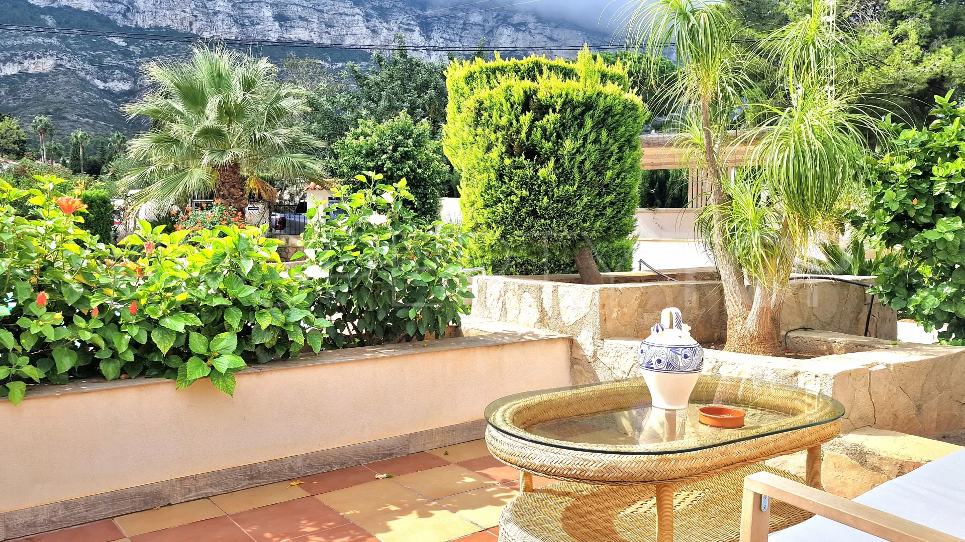 For sale Les Rotes 8 bedrooms commercial premises