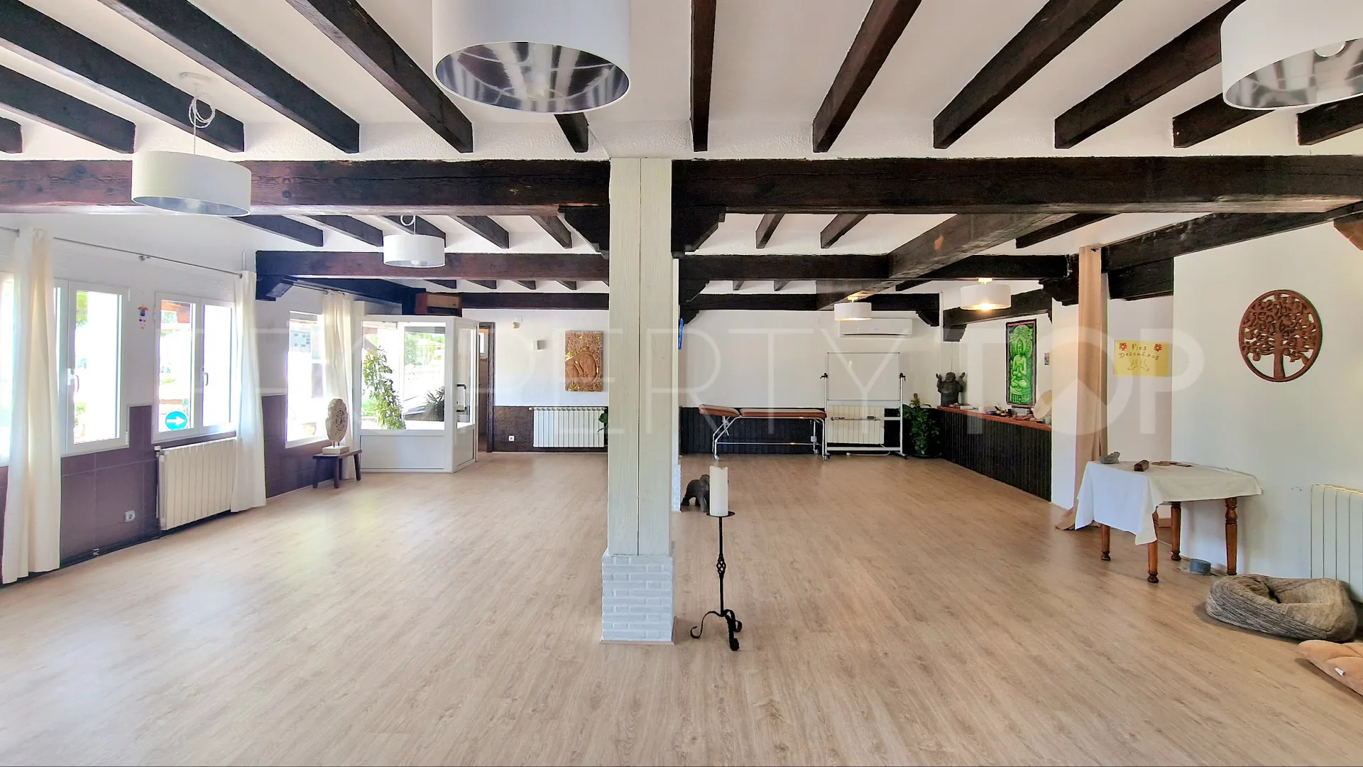 For sale Les Rotes 8 bedrooms commercial premises