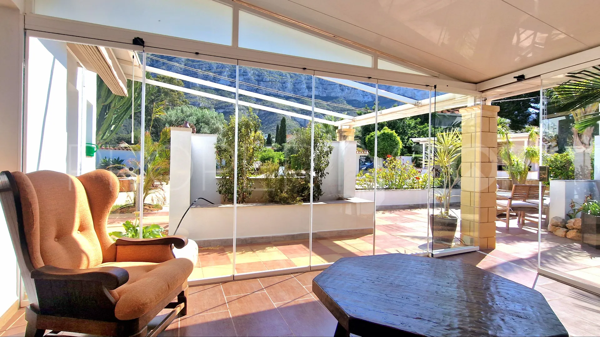 For sale Les Rotes 8 bedrooms commercial premises